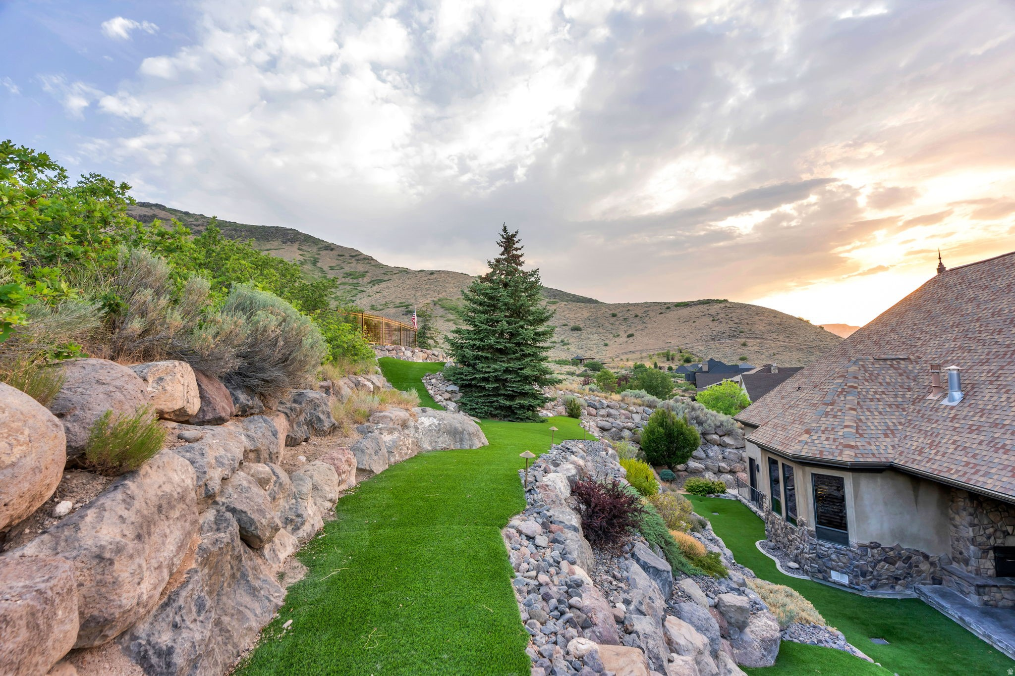 HERRIMAN HEIGHTS - Residential