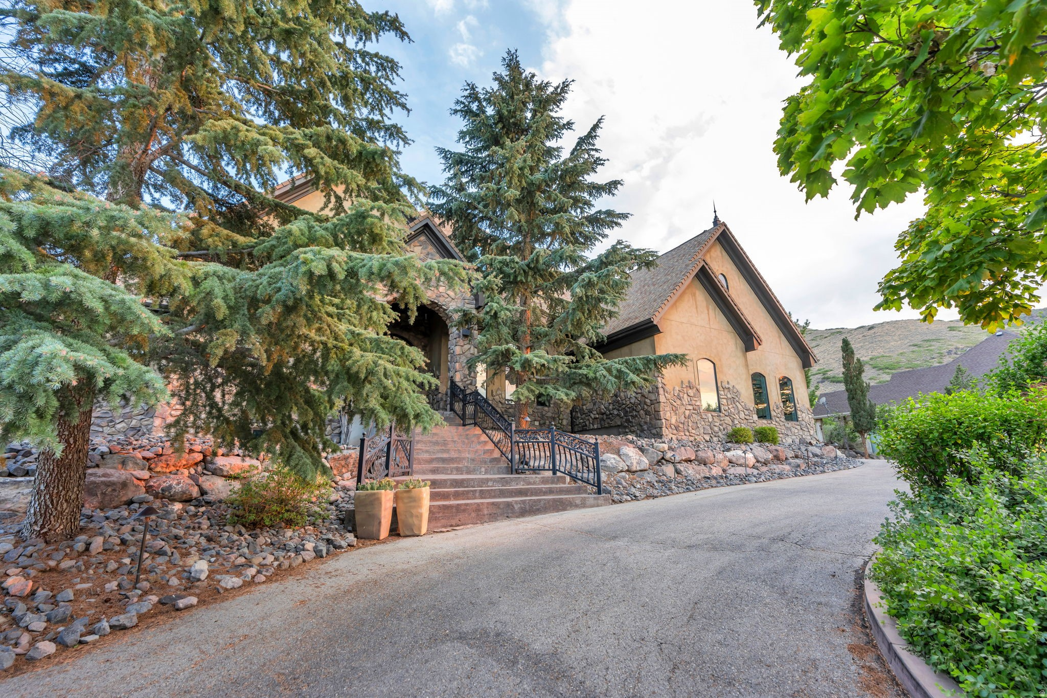 HERRIMAN HEIGHTS - Residential