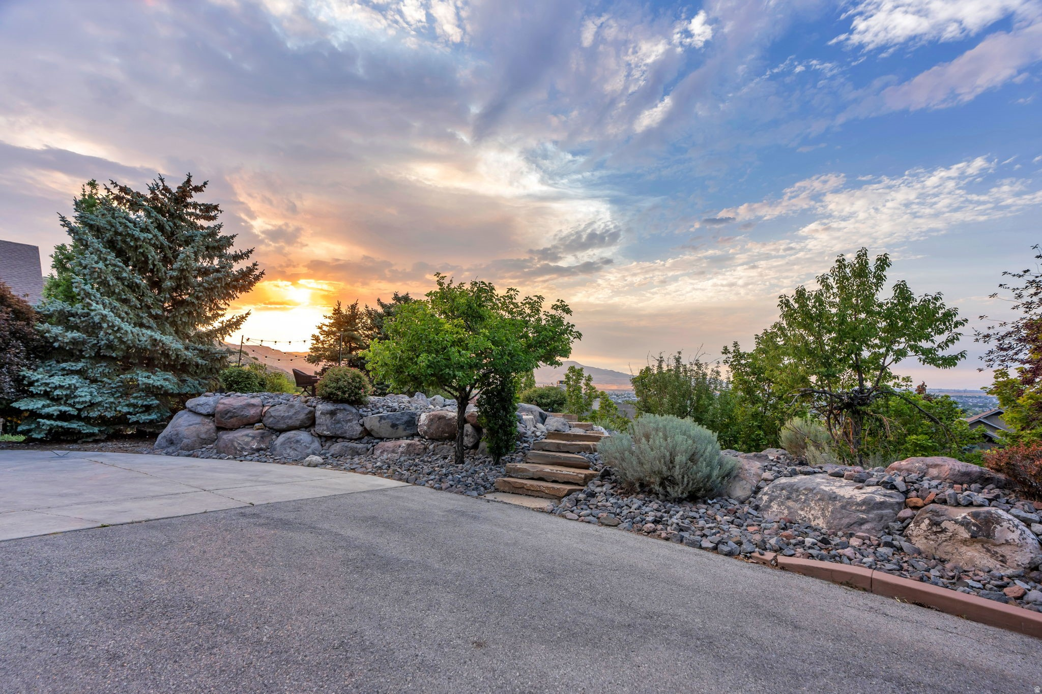 HERRIMAN HEIGHTS - Residential