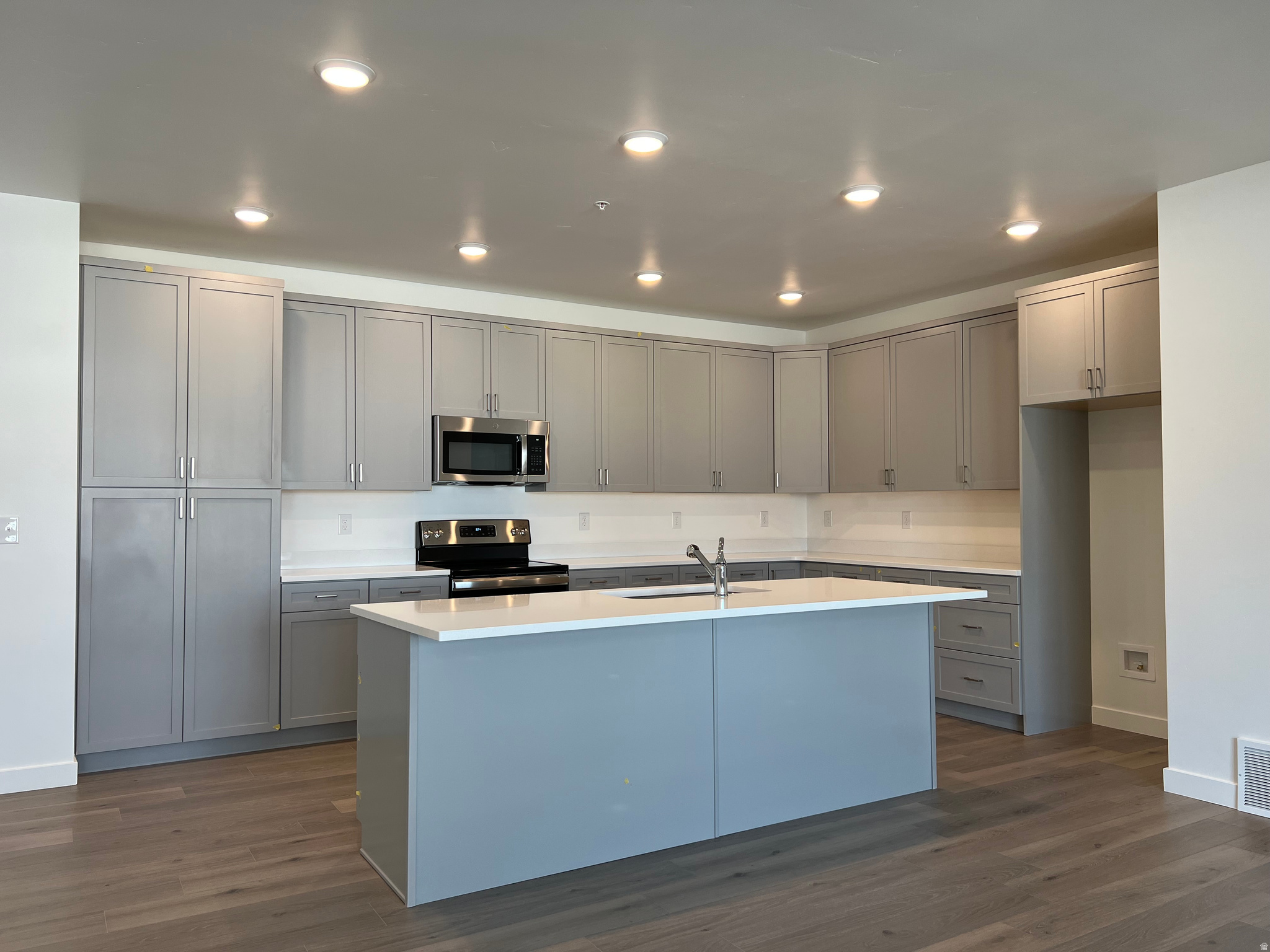 JORDAN HEIGHTS - Residential