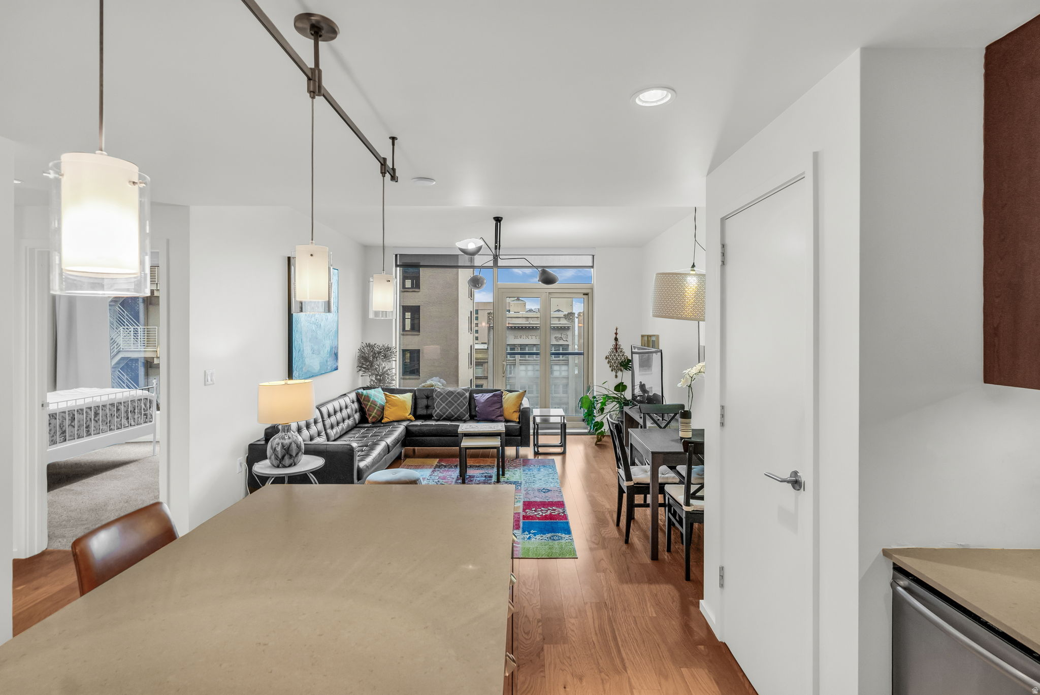 THE REGENT - Residential