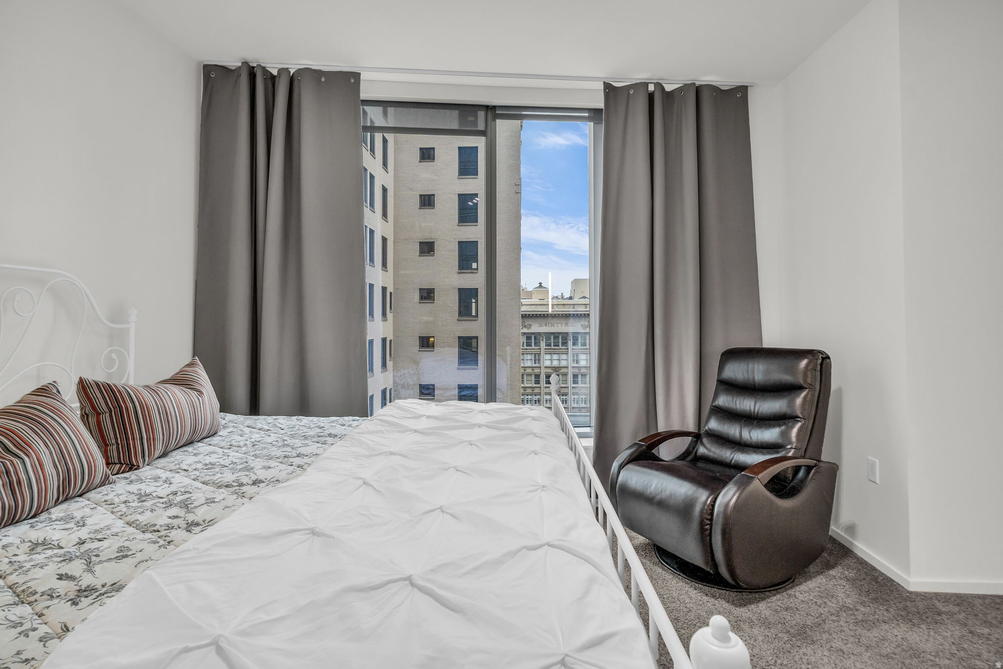 THE REGENT - Residential
