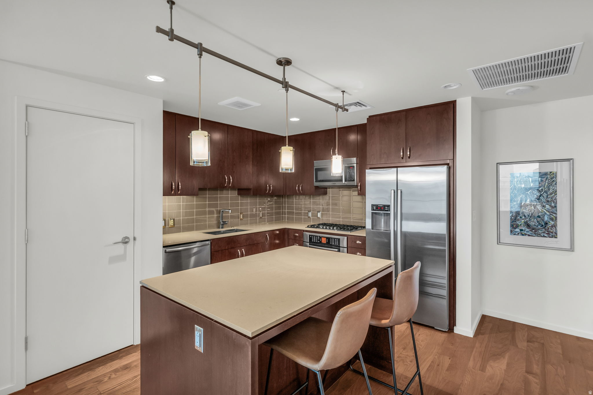 THE REGENT - Residential