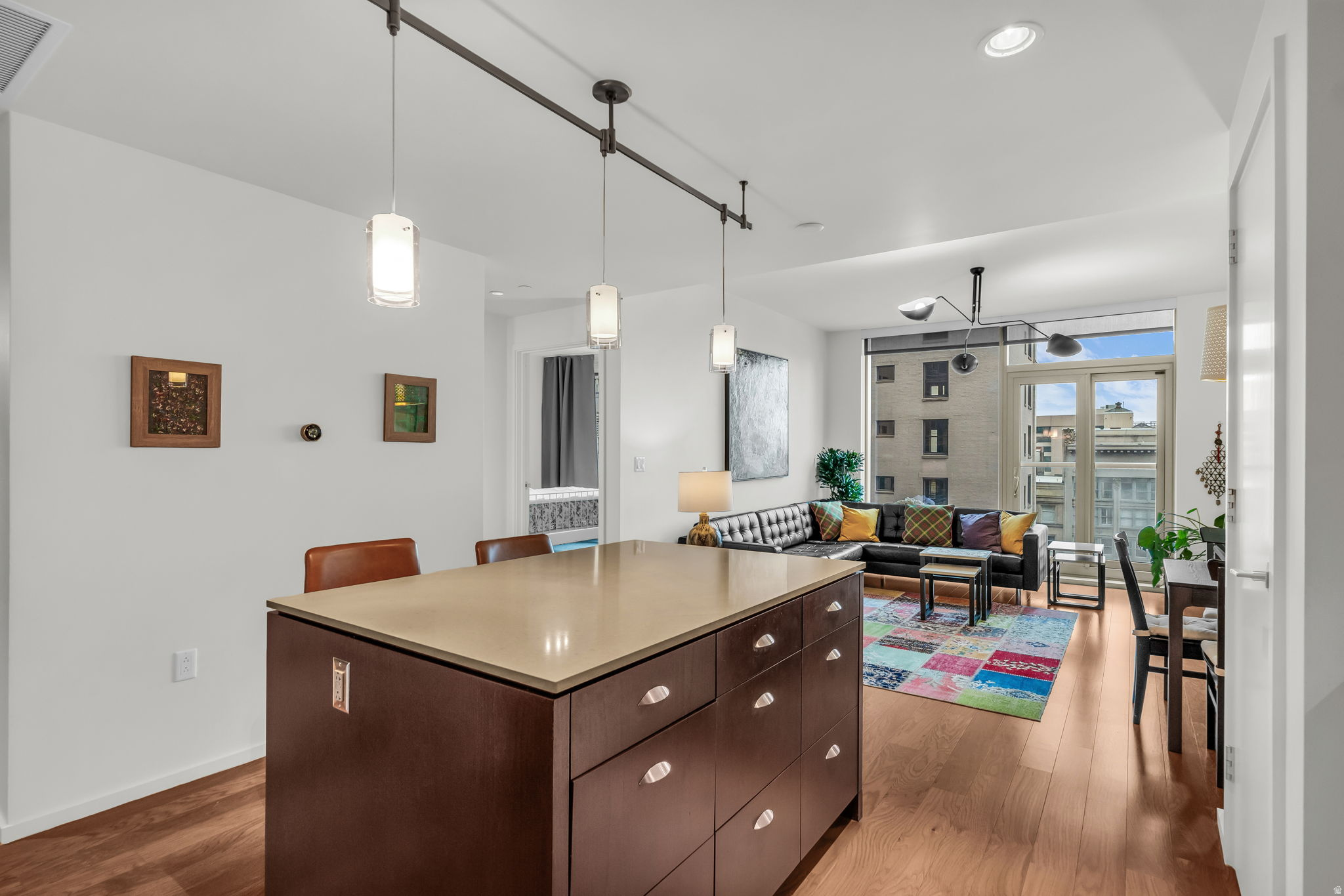 THE REGENT - Residential