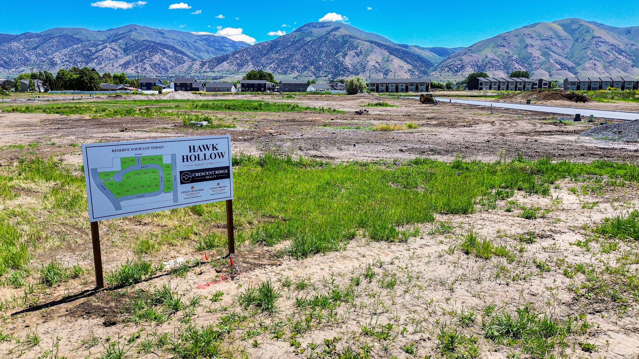 HAWK HOLLOW - Land