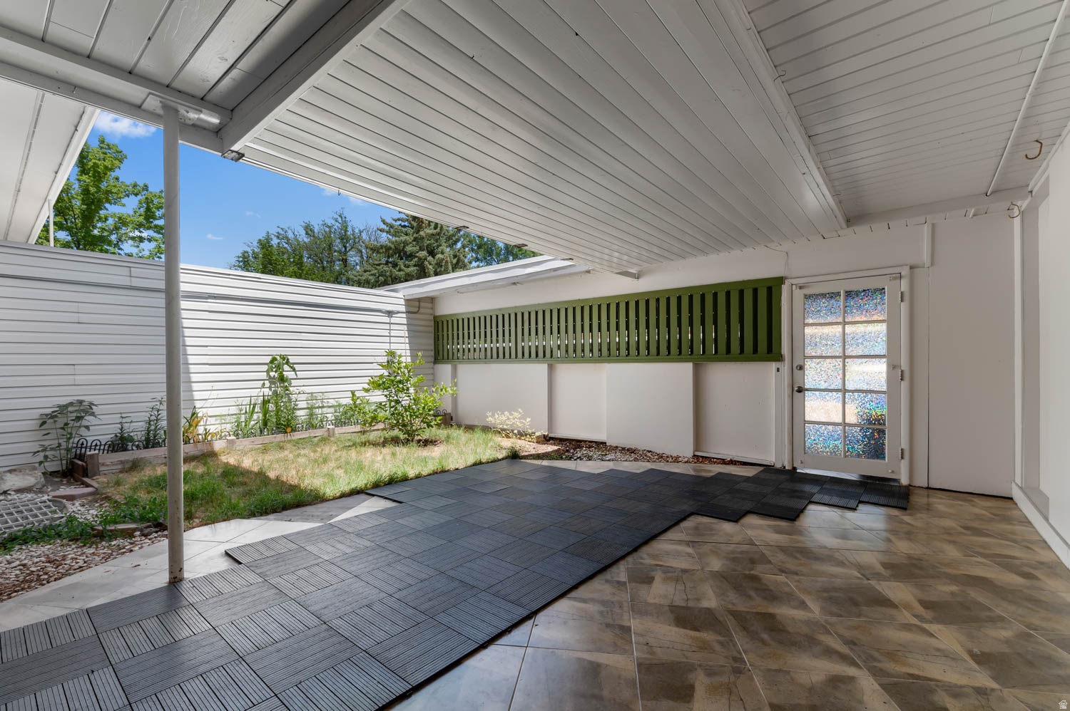 THREE FOUNTAINS - Residential