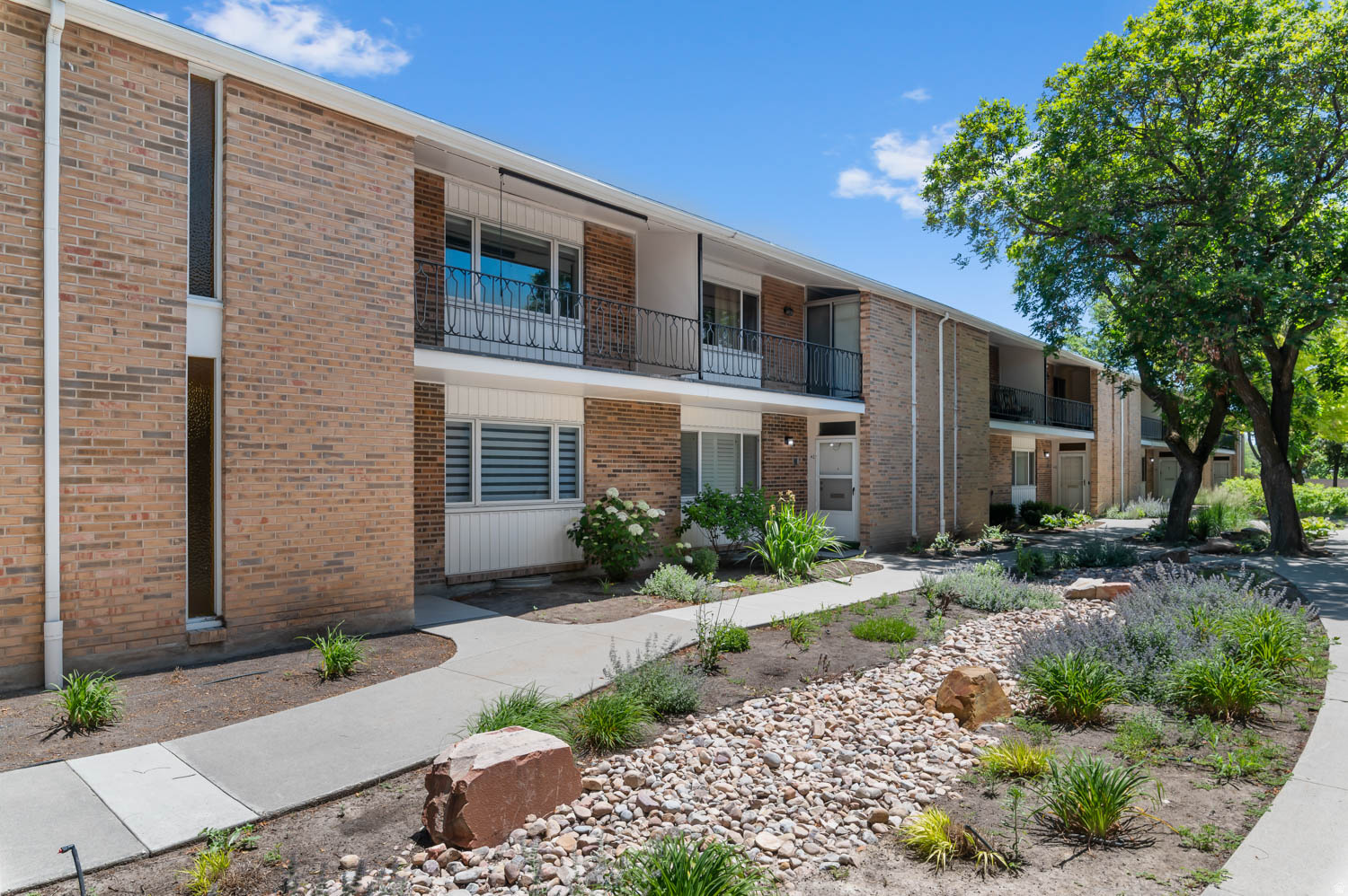 OPEN HOUSE this Thursday, June 11th from 5pm - 7pm. Rarely do you find a condo with this much space! Offering nearly 3,000 square feet across three levels, this 4-bedroom, 4-bath home features a spacious, functional layout and a bright kitchen overlooking the private courtyard. Enjoy beautifully maintained grounds, a strong sense of community, and excellent amenities including a pool and clubhouse perfect for gatherings and entertaining. An existing elevator shaft also provides the option for future accessibility upgrades. Come check it out!