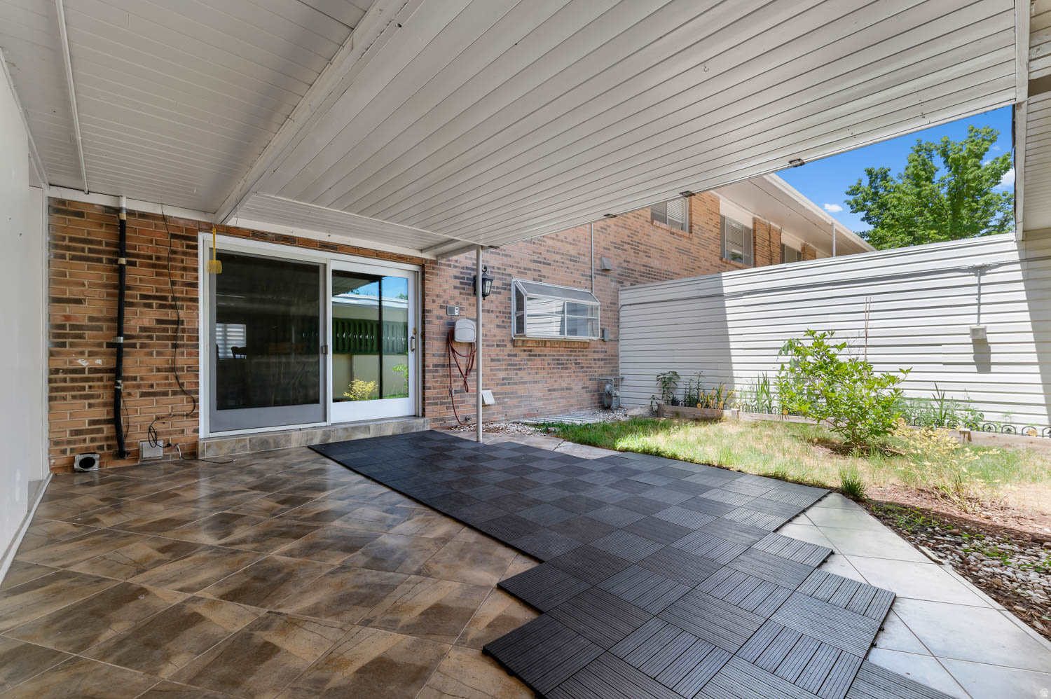 THREE FOUNTAINS - Residential