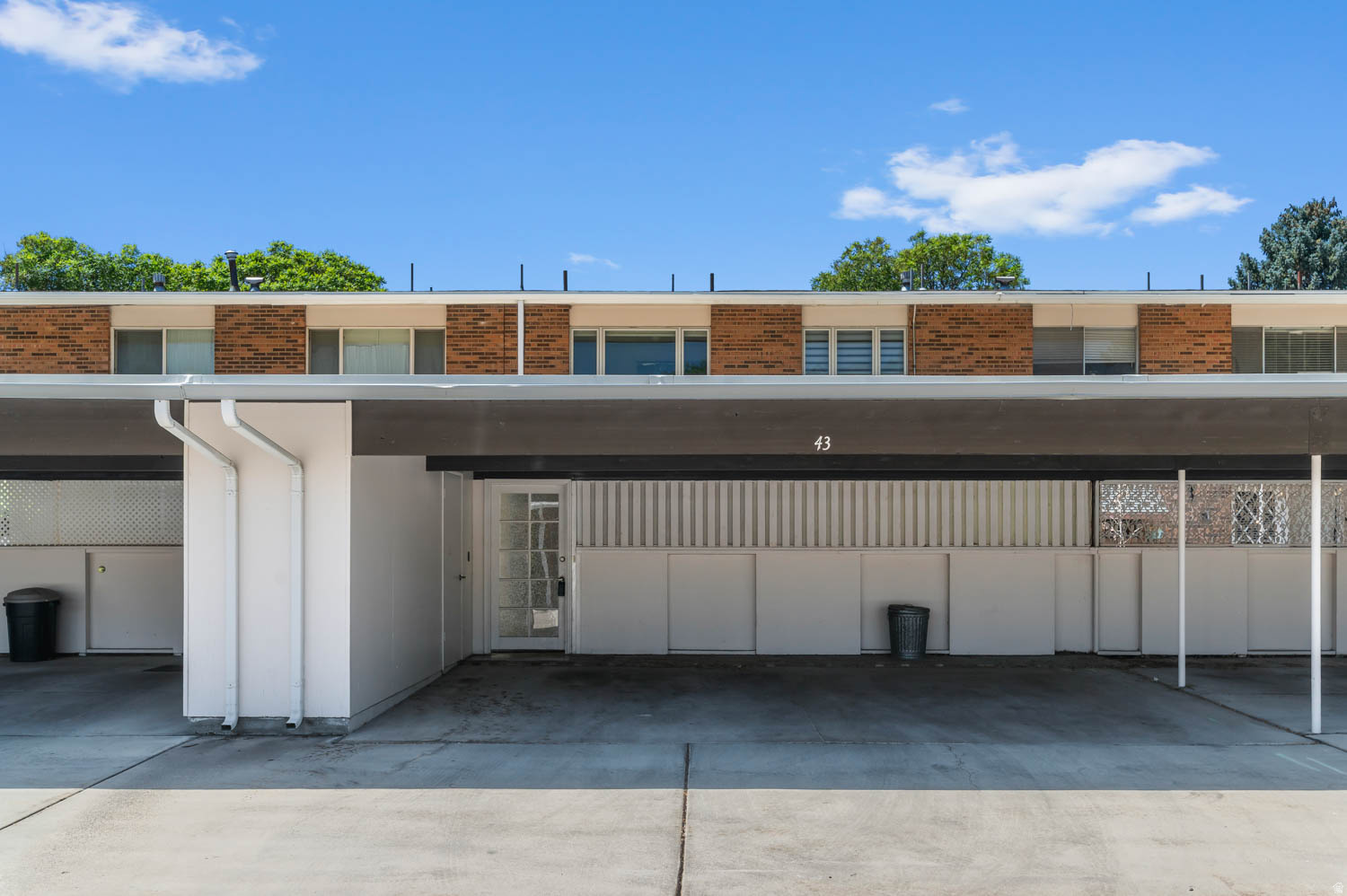 THREE FOUNTAINS - Residential