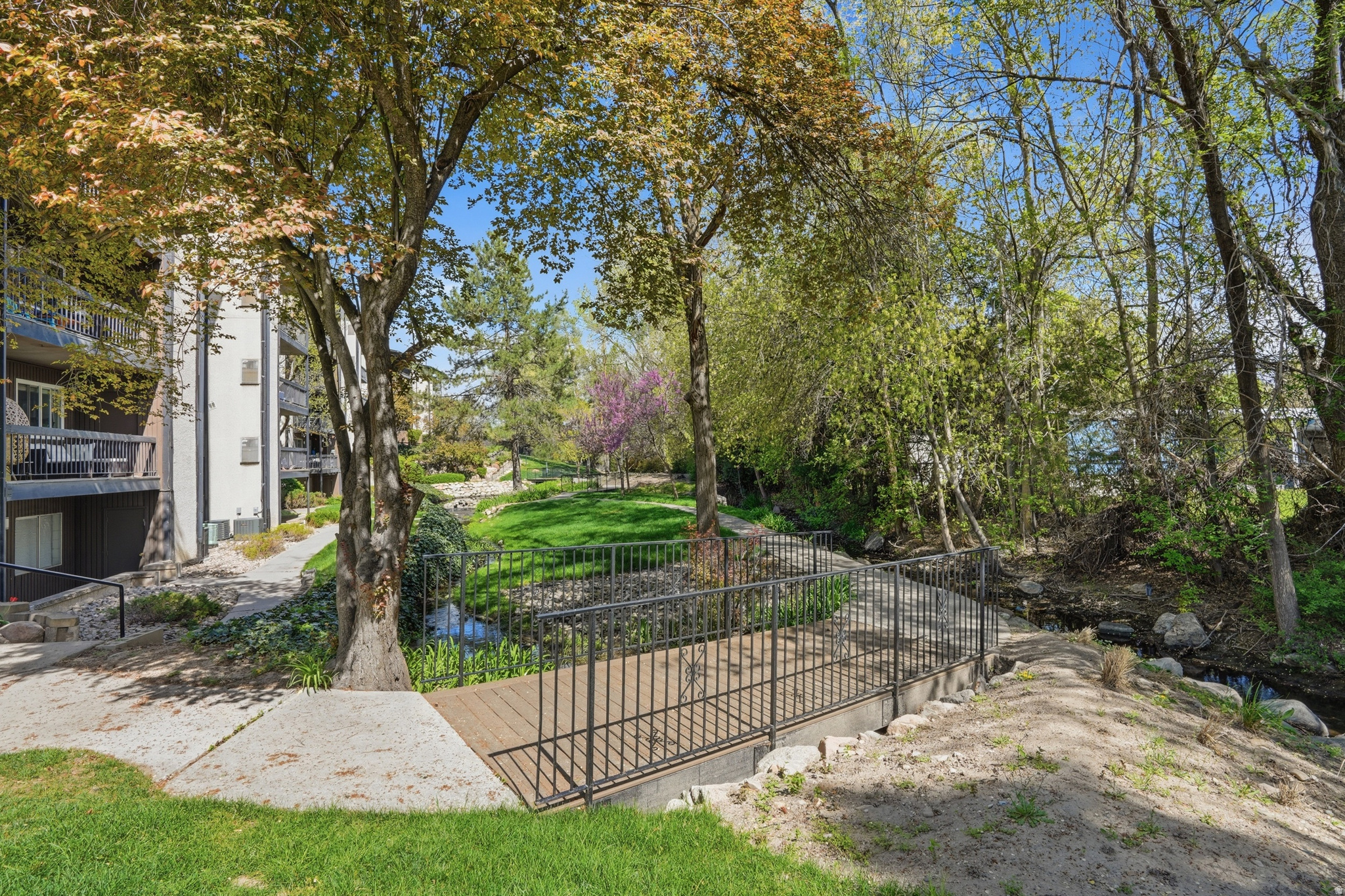 THREE FOUNTAINS EAST - Residential