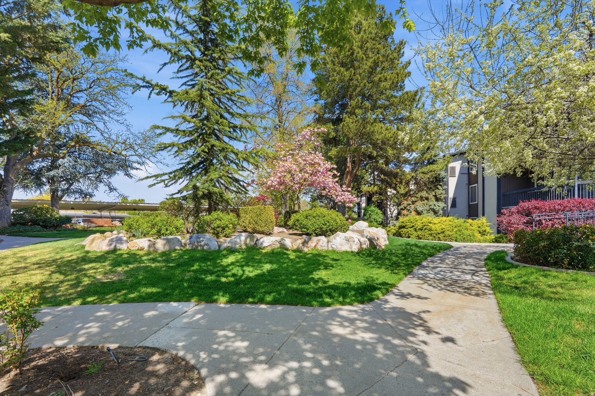 THREE FOUNTAINS EAST - Residential
