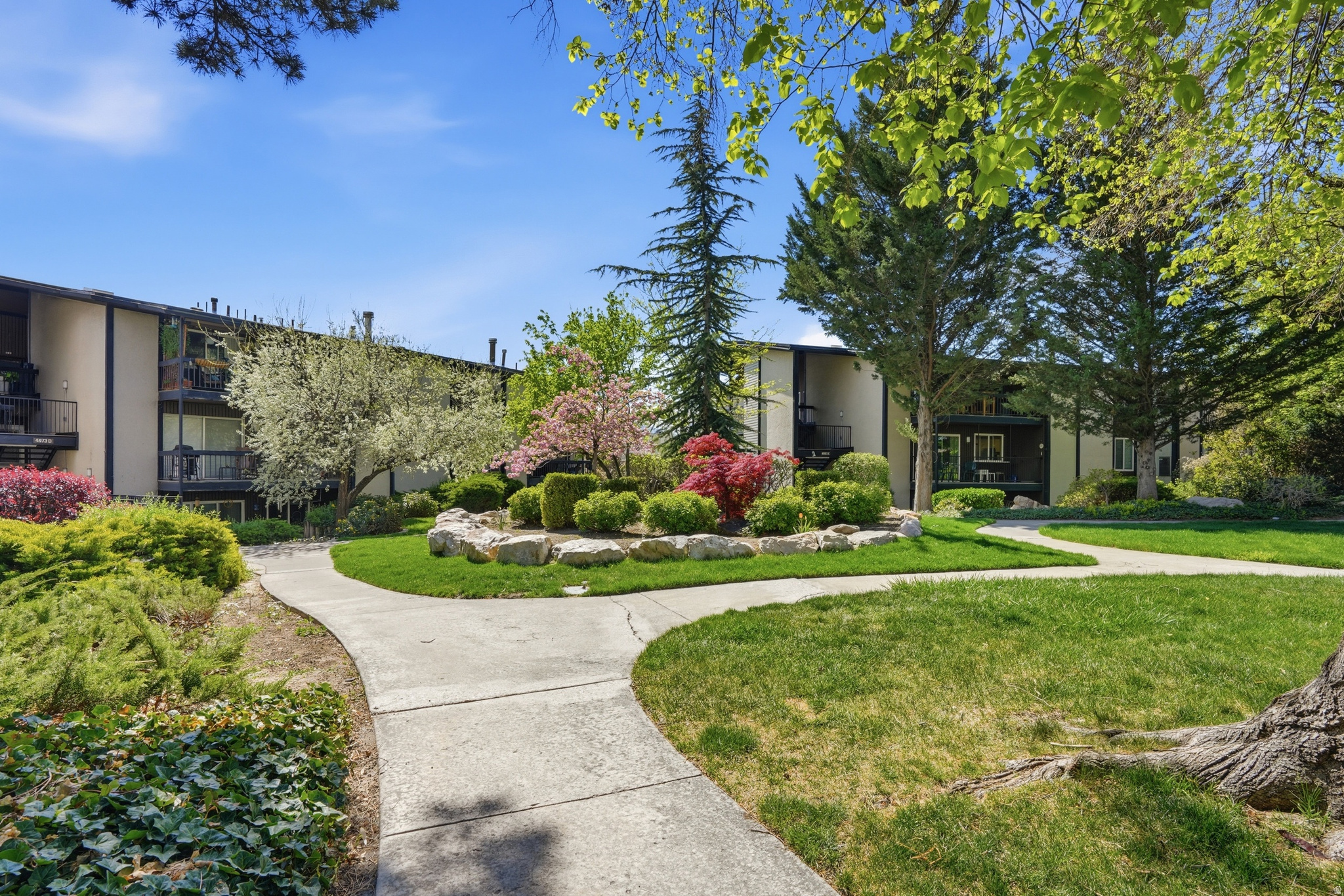 THREE FOUNTAINS EAST - Residential