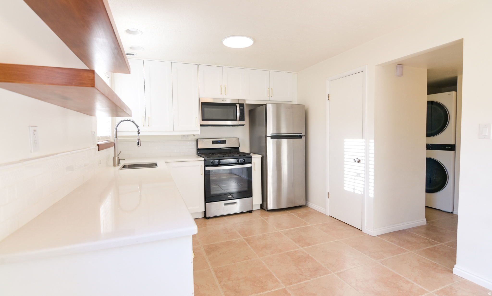 WILLOW TREE CONDO - Residential
