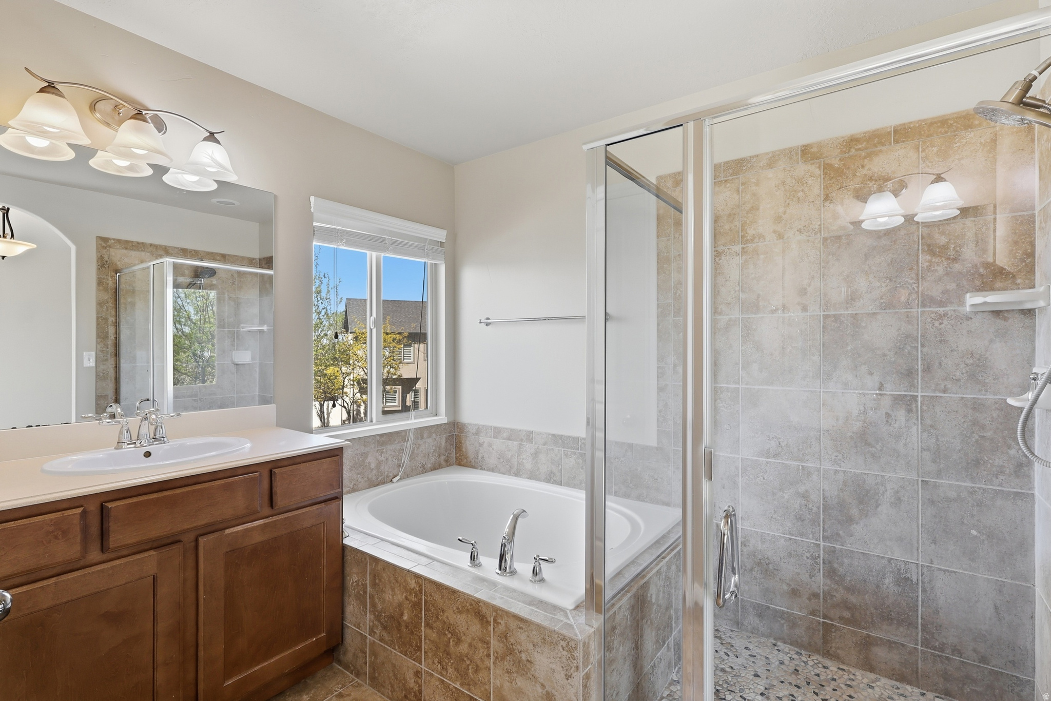 MOUNTAIN VIEW ESTATE - Residential