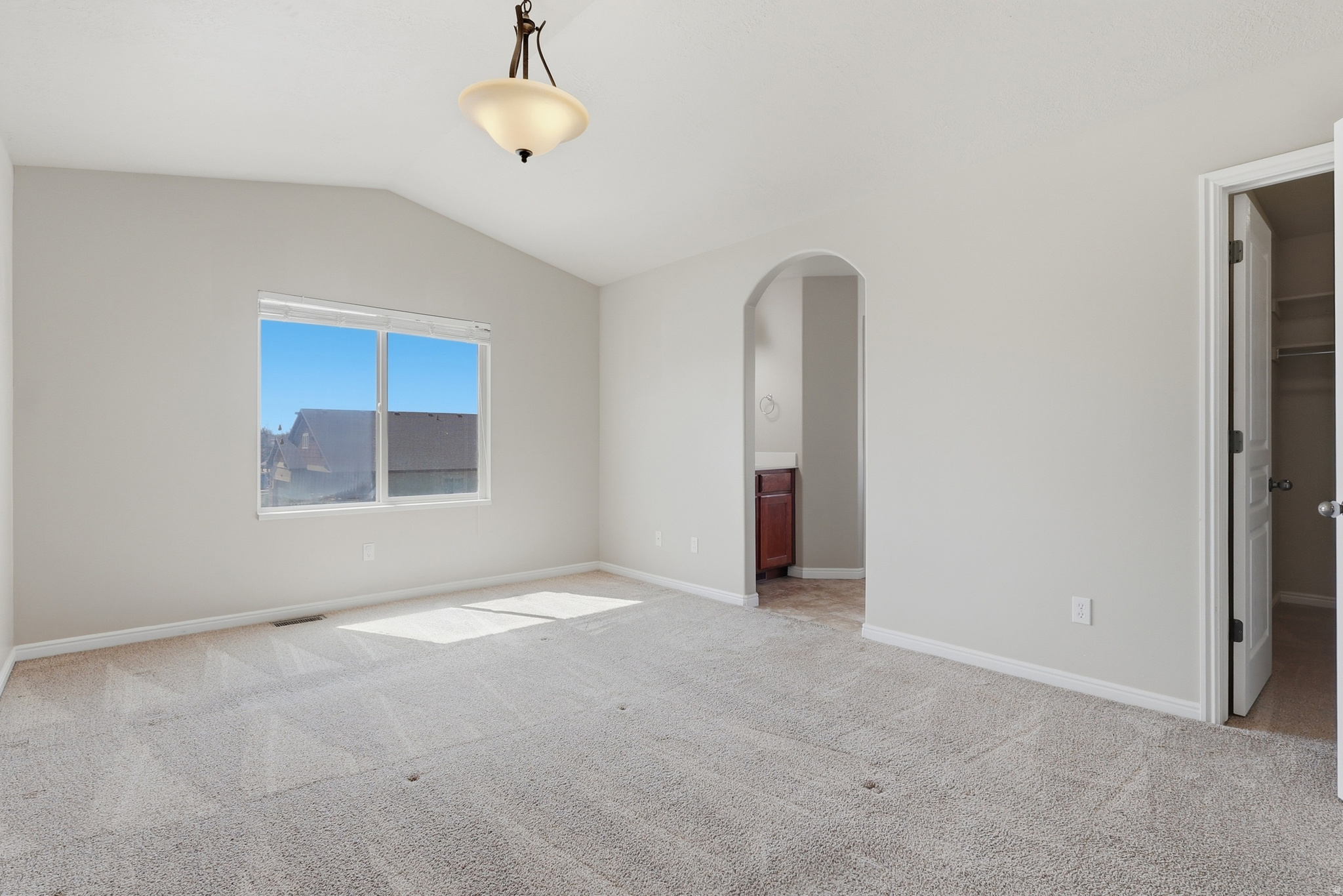 MOUNTAIN VIEW ESTATE - Residential