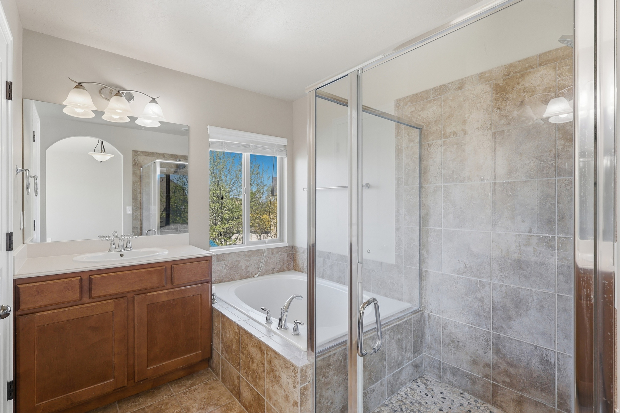 MOUNTAIN VIEW ESTATE - Residential