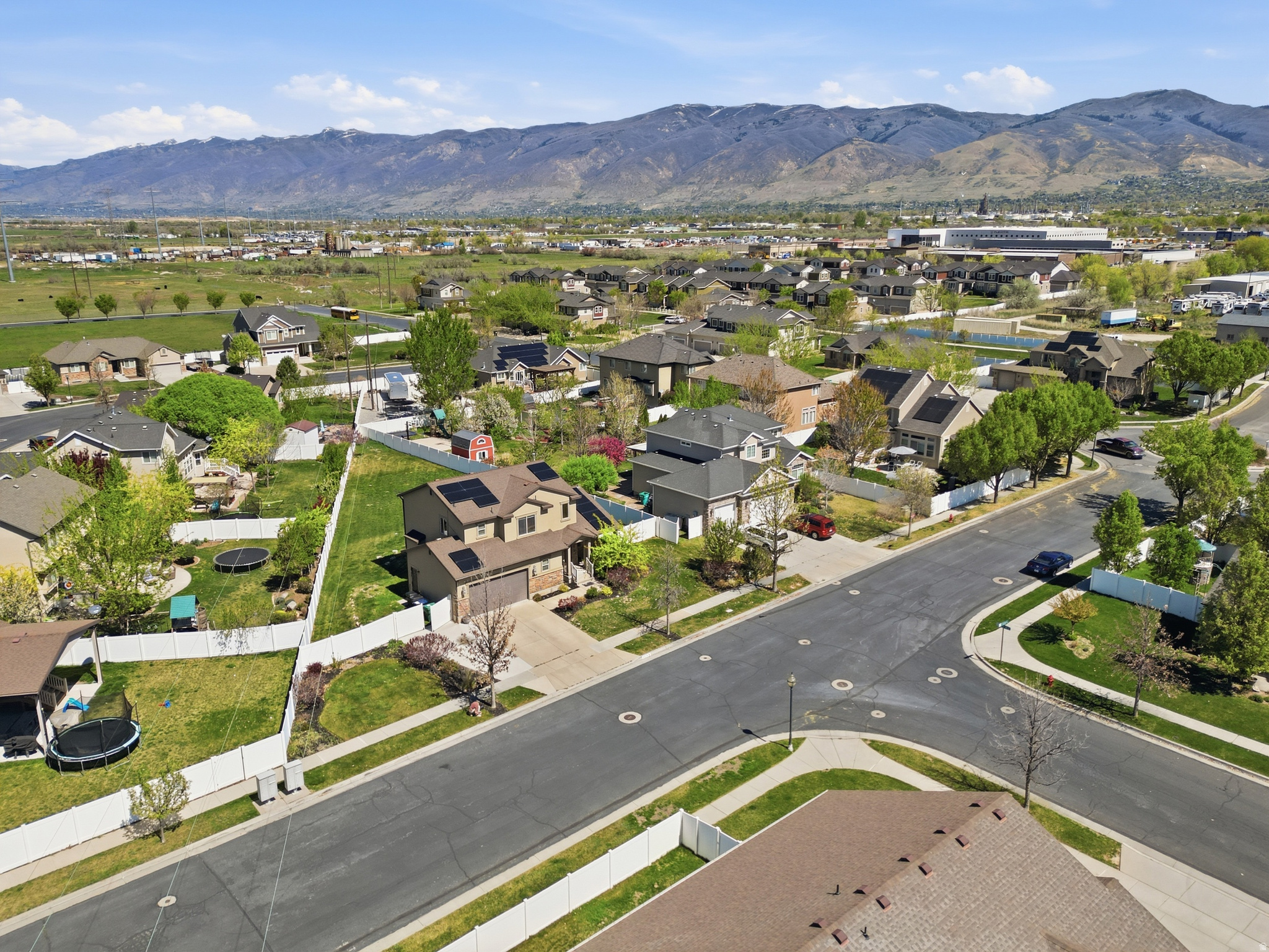 MOUNTAIN VIEW ESTATE - Residential
