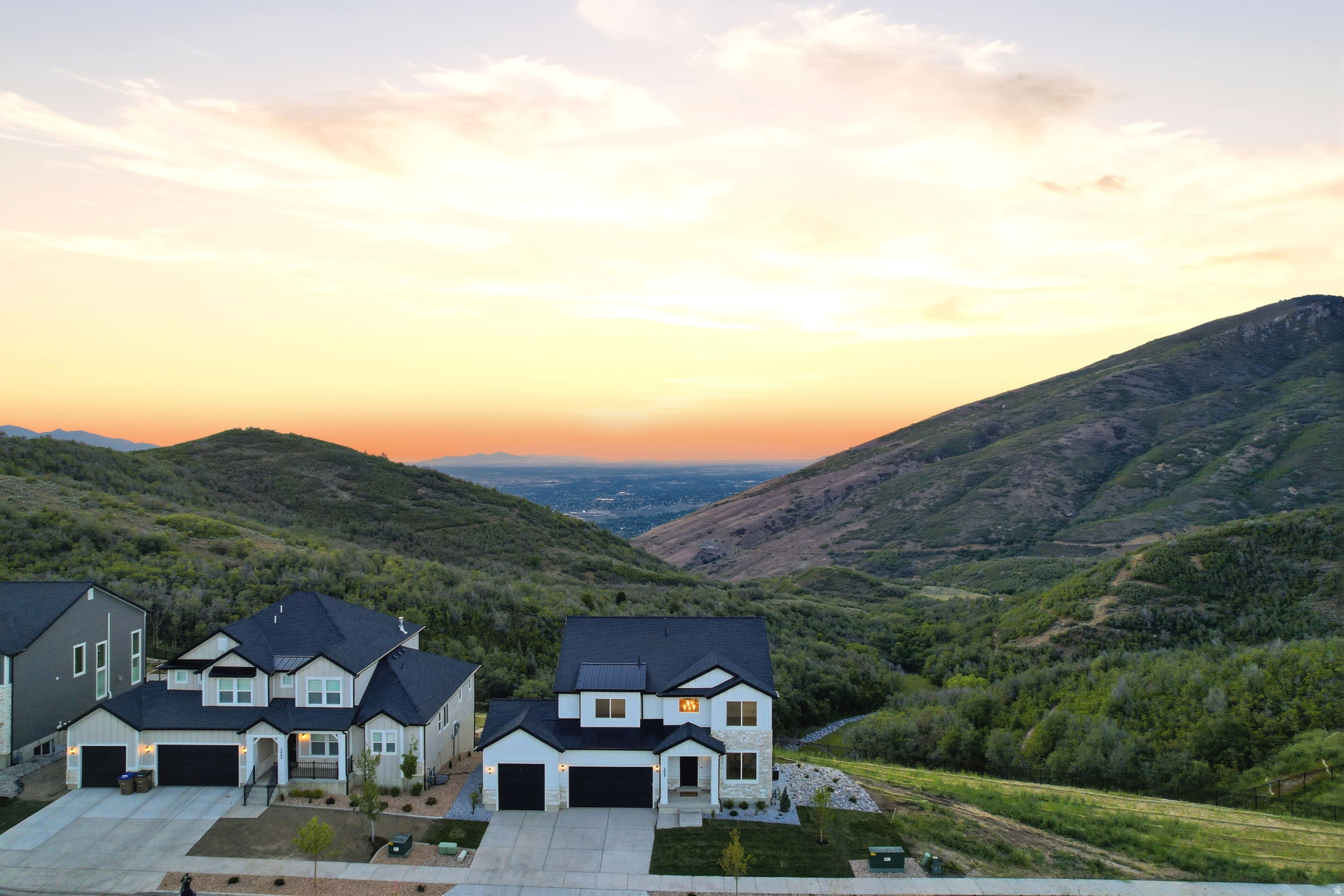 HIDDEN CANYON - Residential