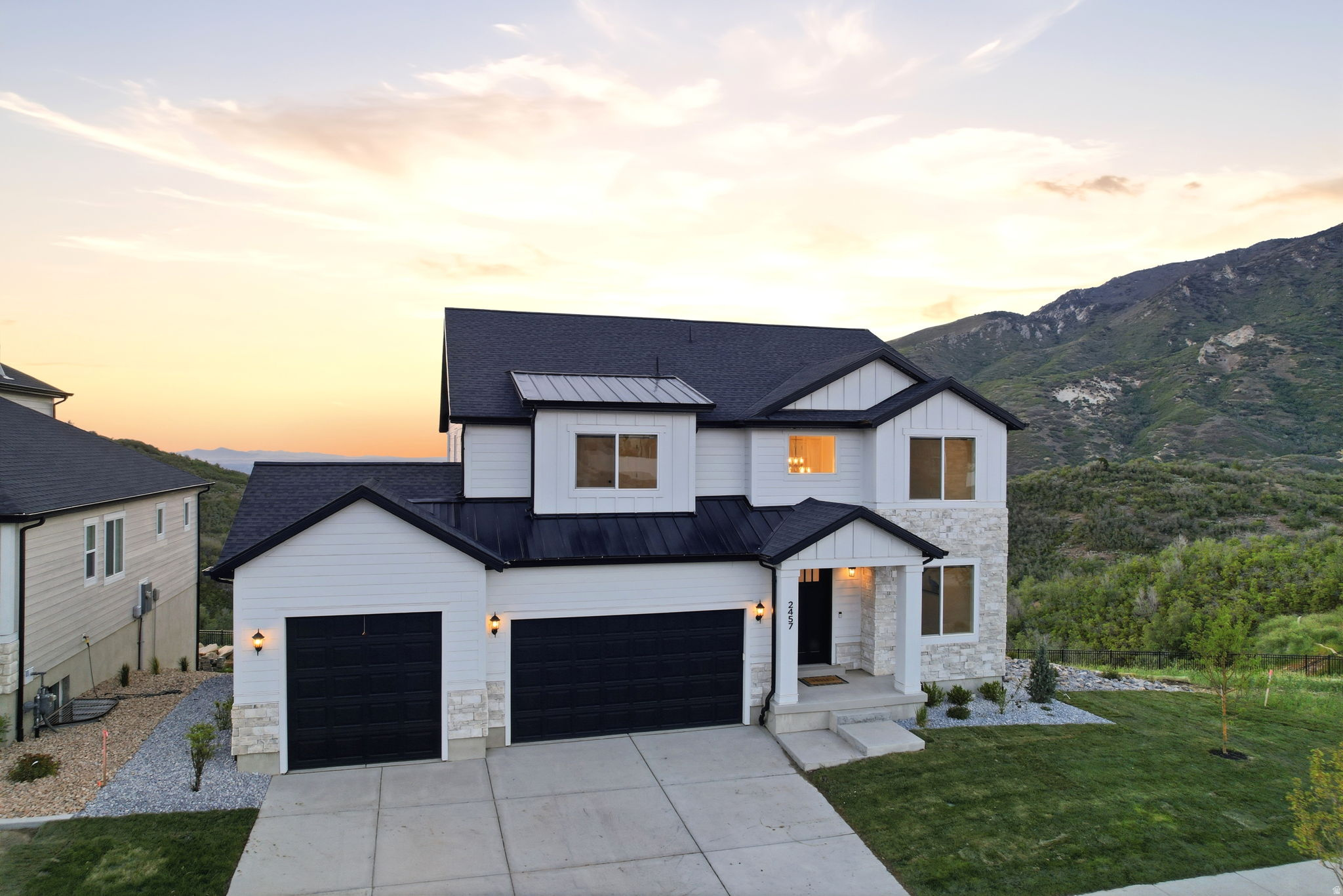 HIDDEN CANYON - Residential
