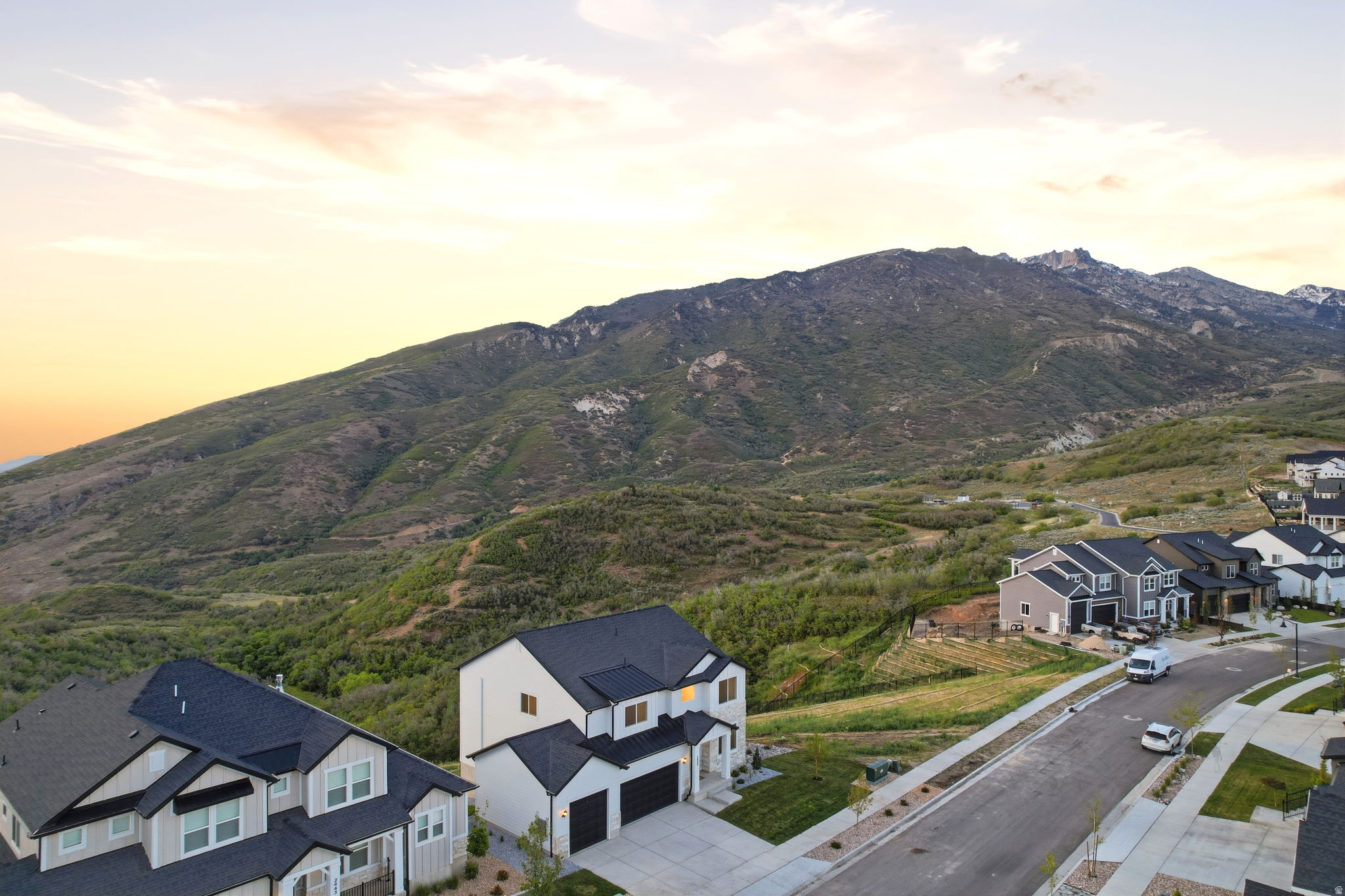 HIDDEN CANYON - Residential