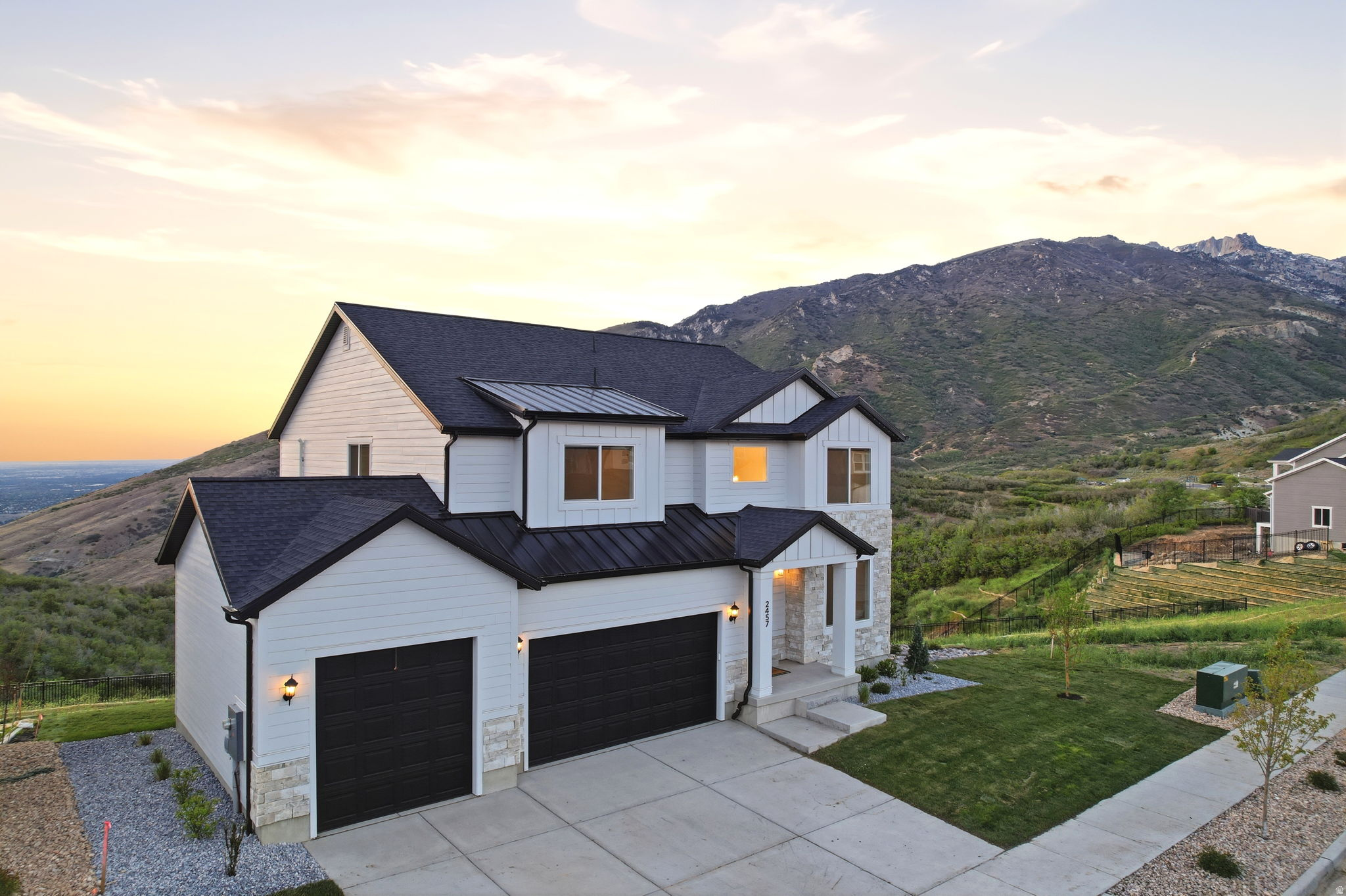 HIDDEN CANYON - Residential