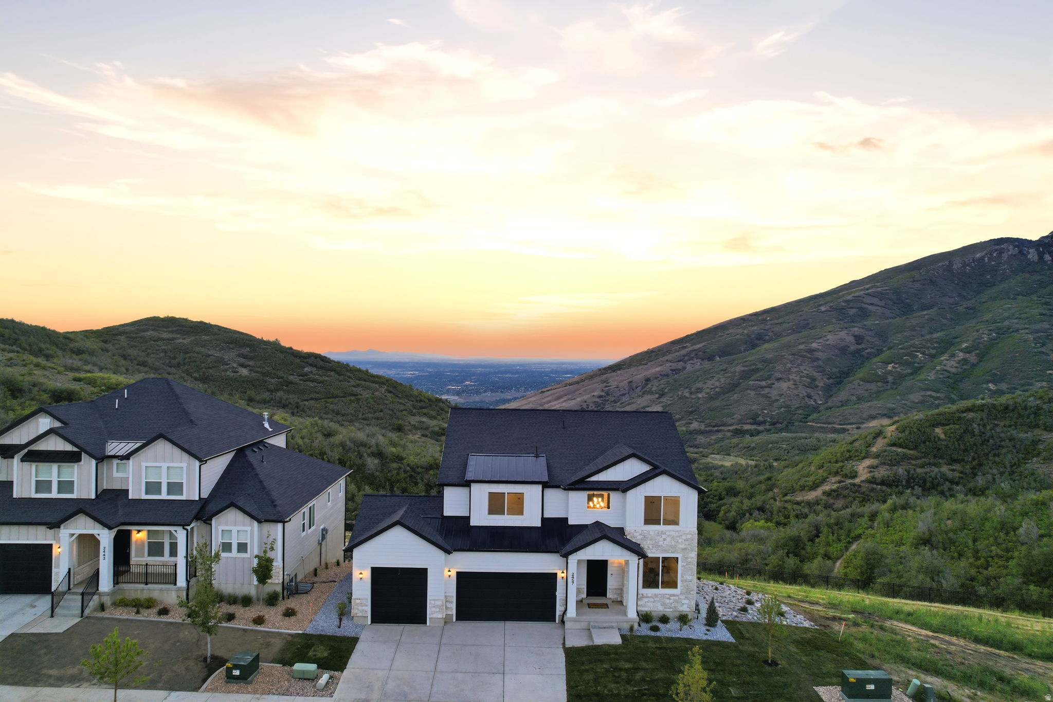 HIDDEN CANYON - Residential