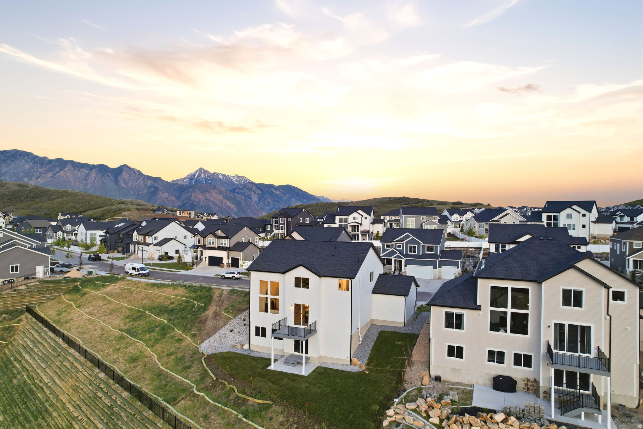 HIDDEN CANYON - Residential