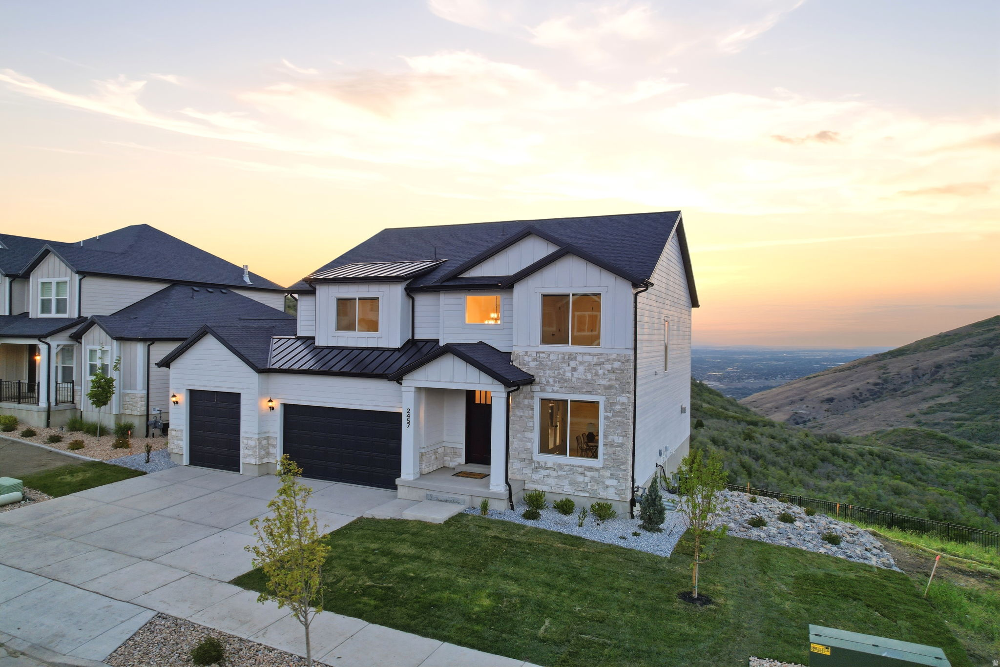 HIDDEN CANYON - Residential