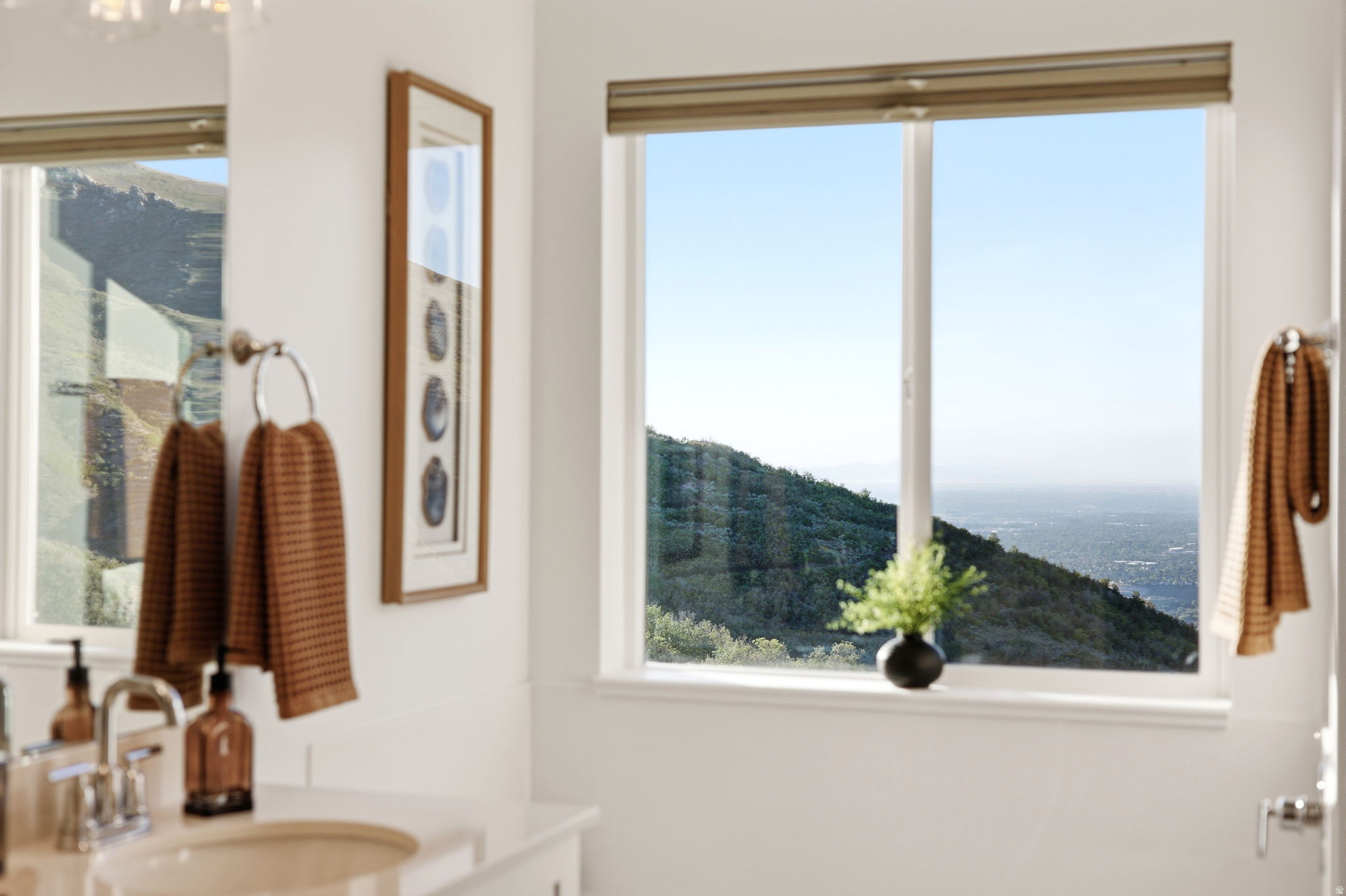 HIDDEN CANYON - Residential