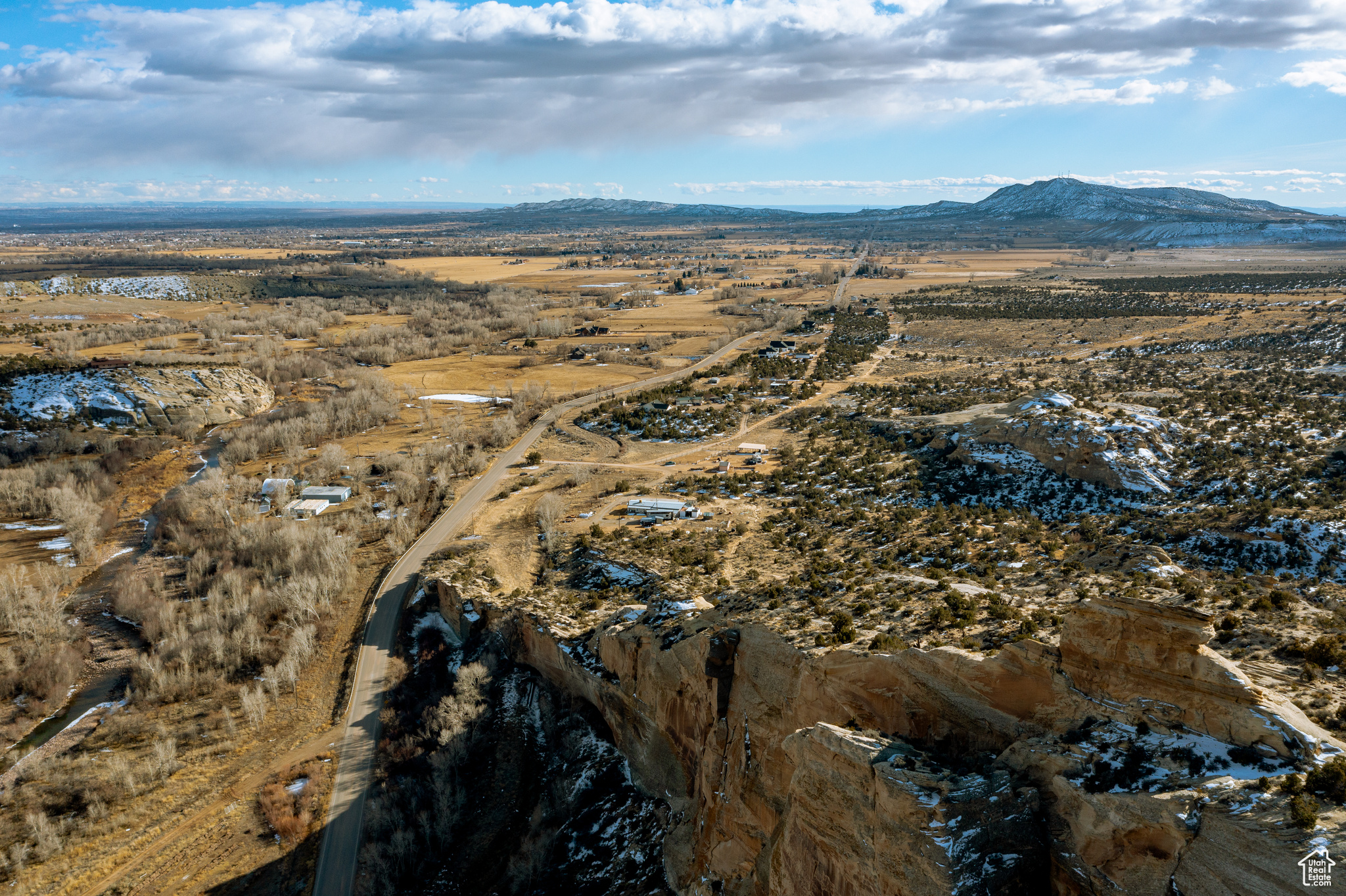 CEDAR CLIFF - Land