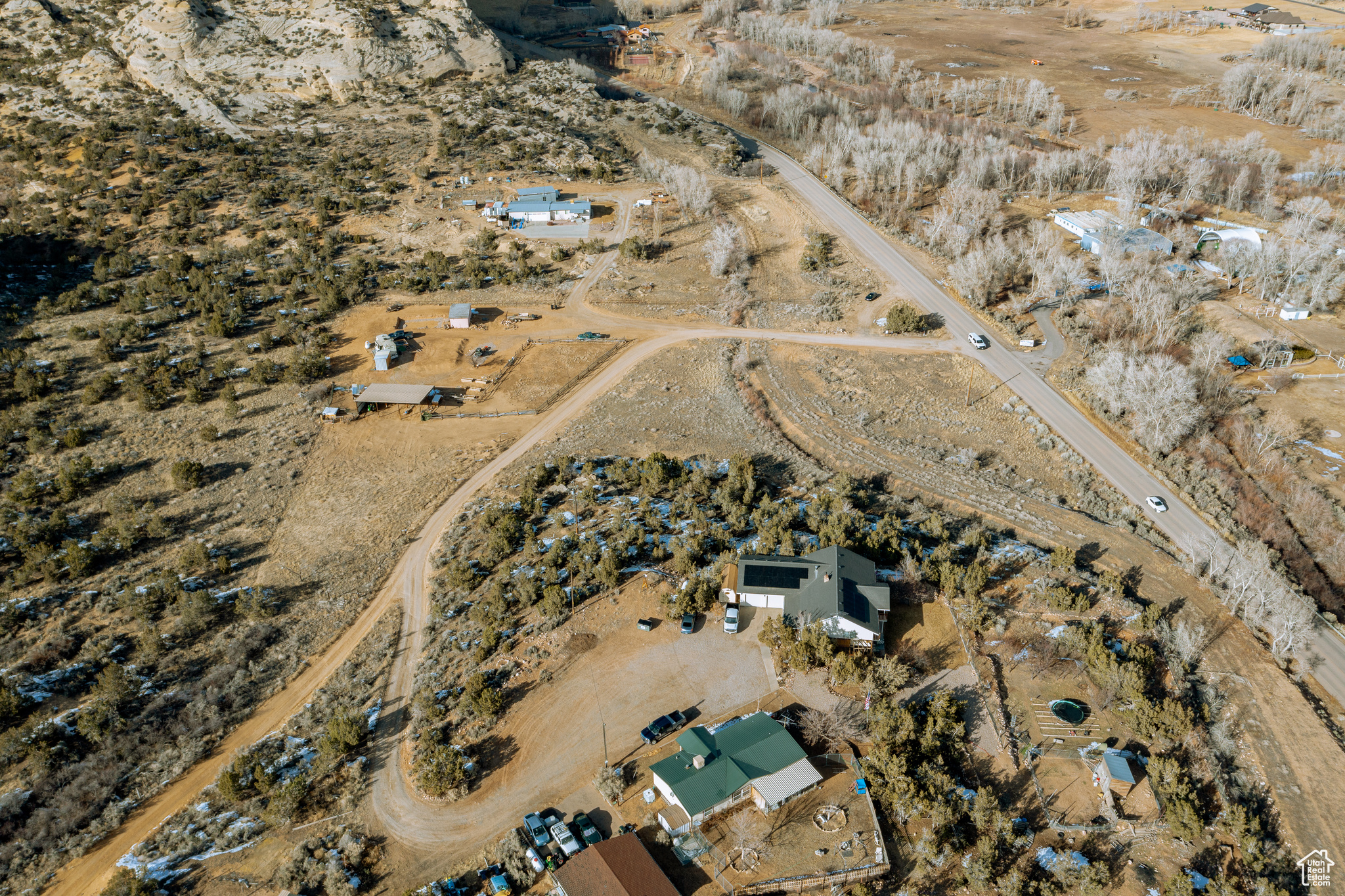 CEDAR CLIFF - Land