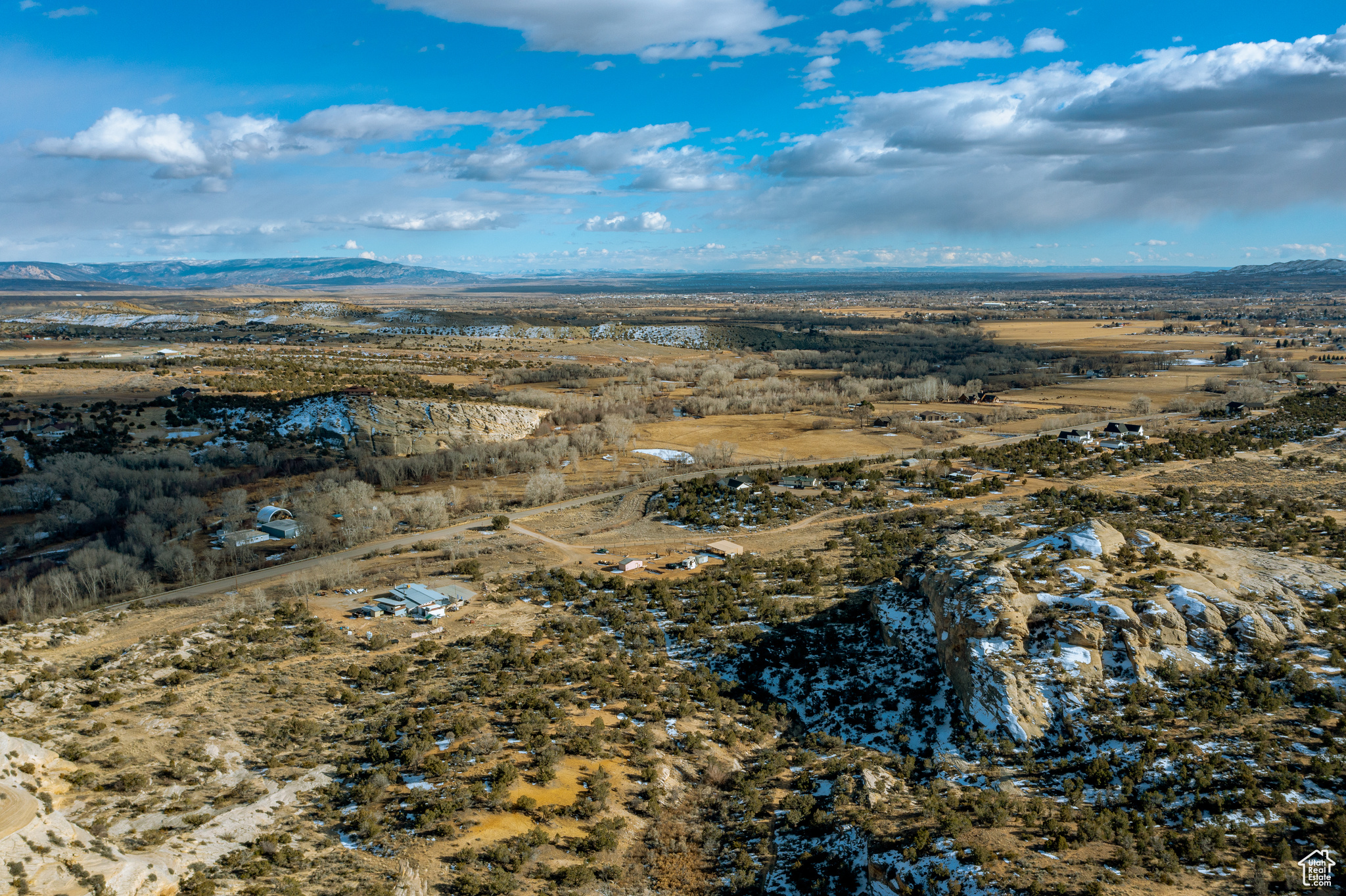 CEDAR CLIFF - Land