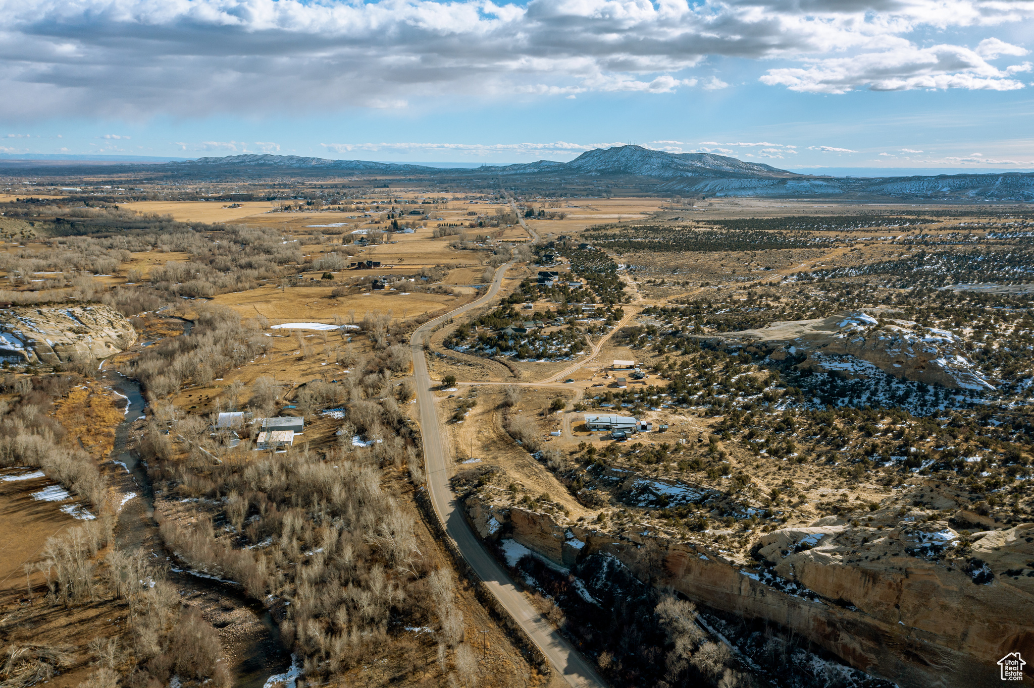 CEDAR CLIFF - Land