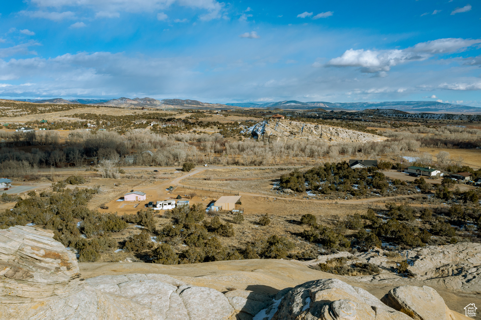 CEDAR CLIFF - Land
