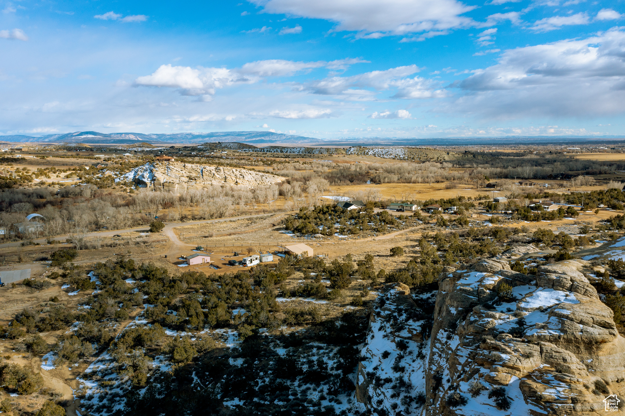 CEDAR CLIFF - Land