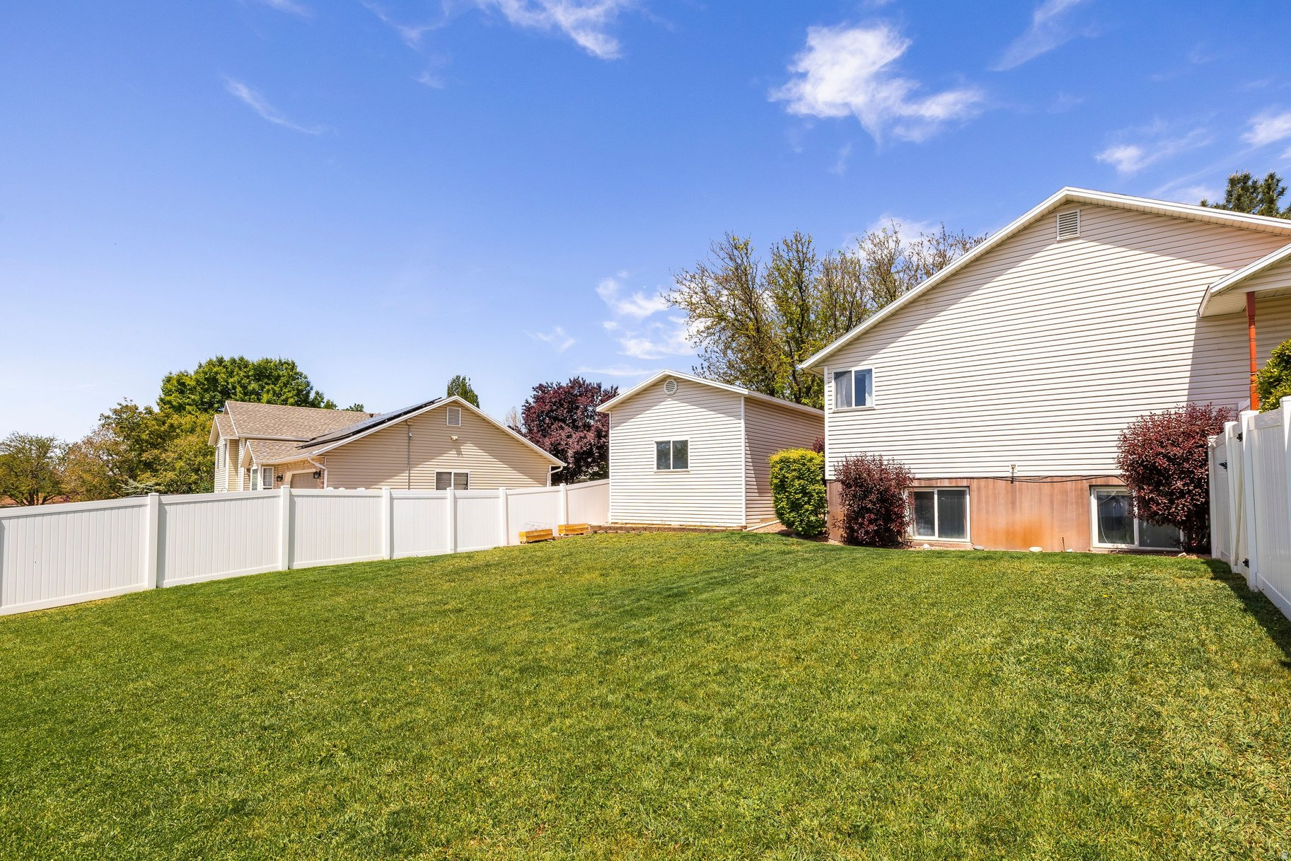WARREN ACRES - Residential