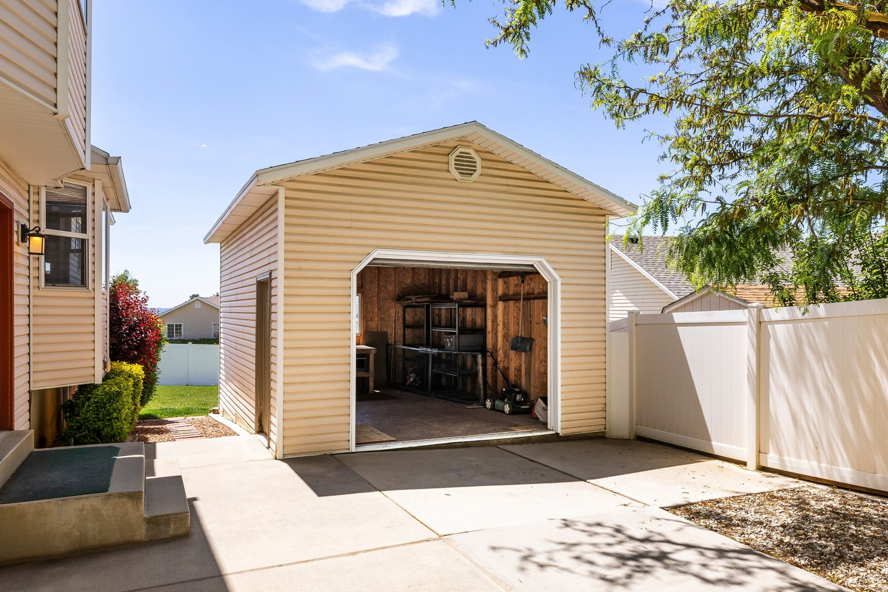 WARREN ACRES - Residential