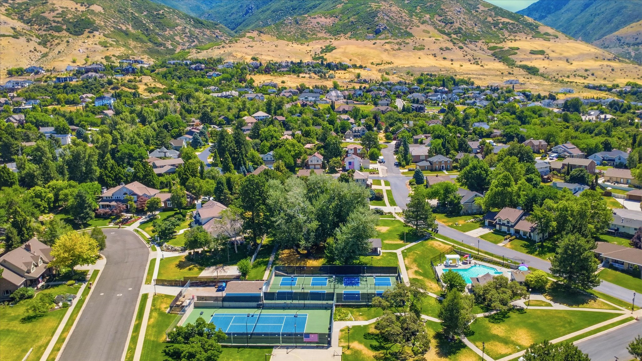 SOMERSET FARMS - Residential