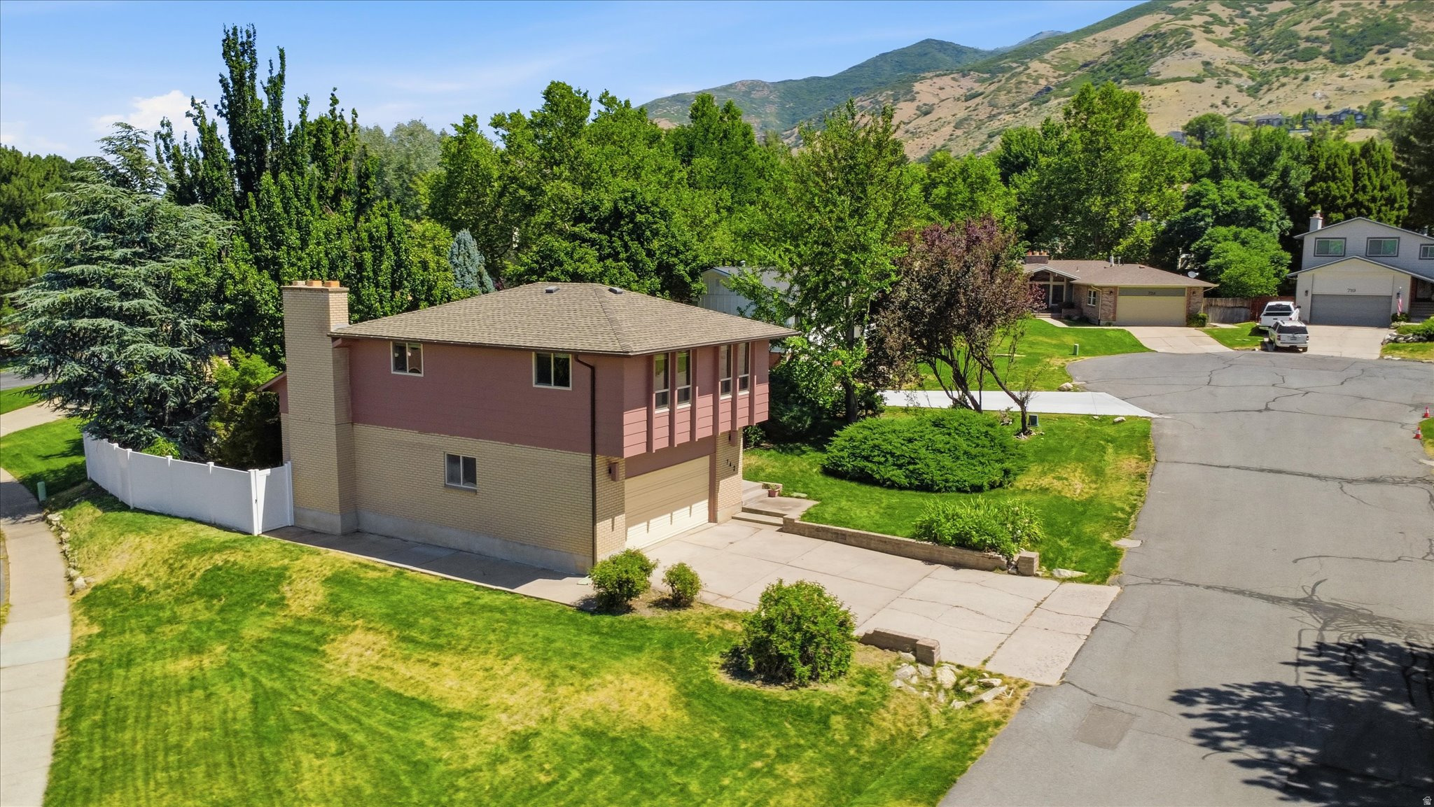 SOMERSET FARMS - Residential