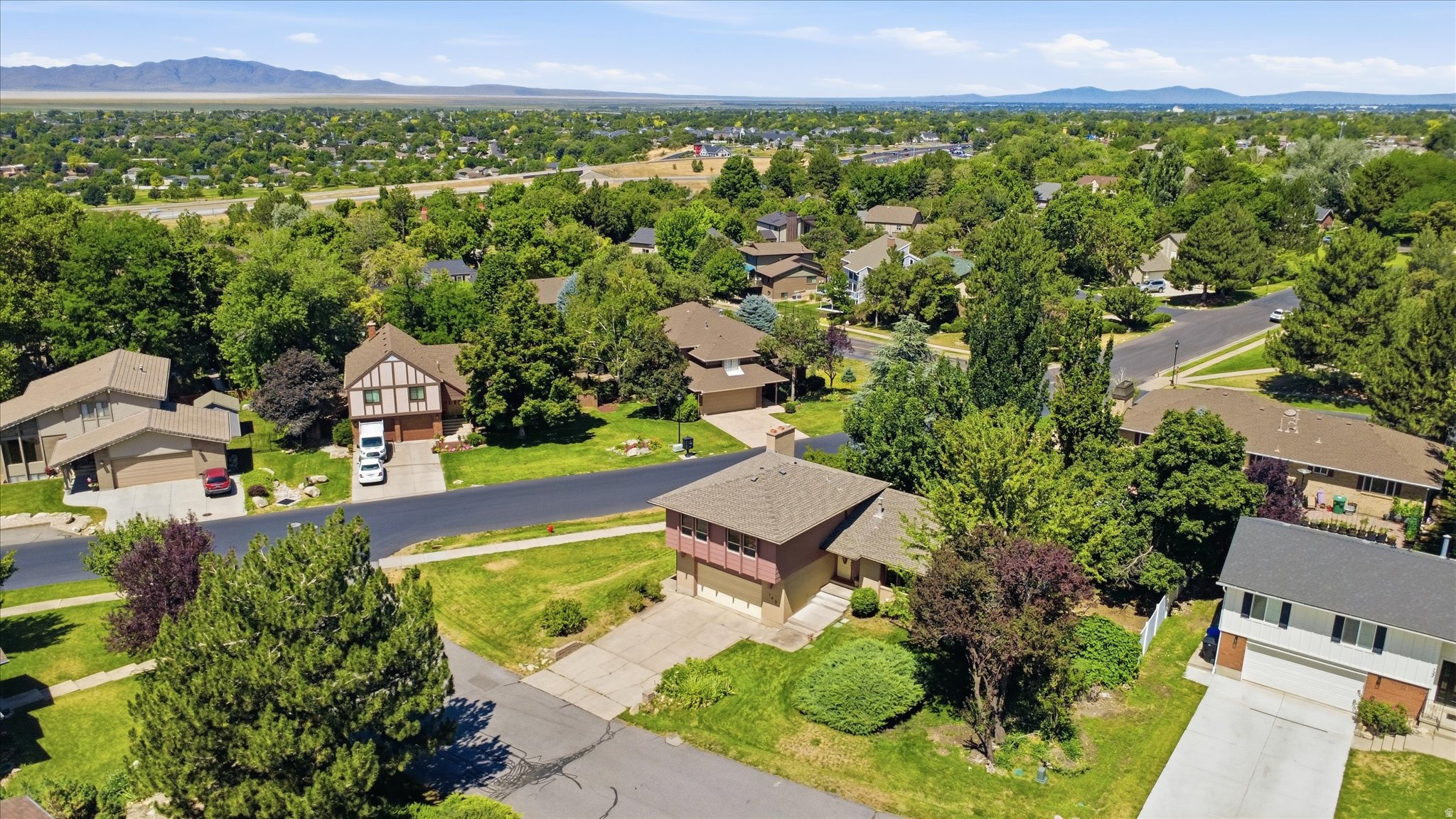 SOMERSET FARMS - Residential