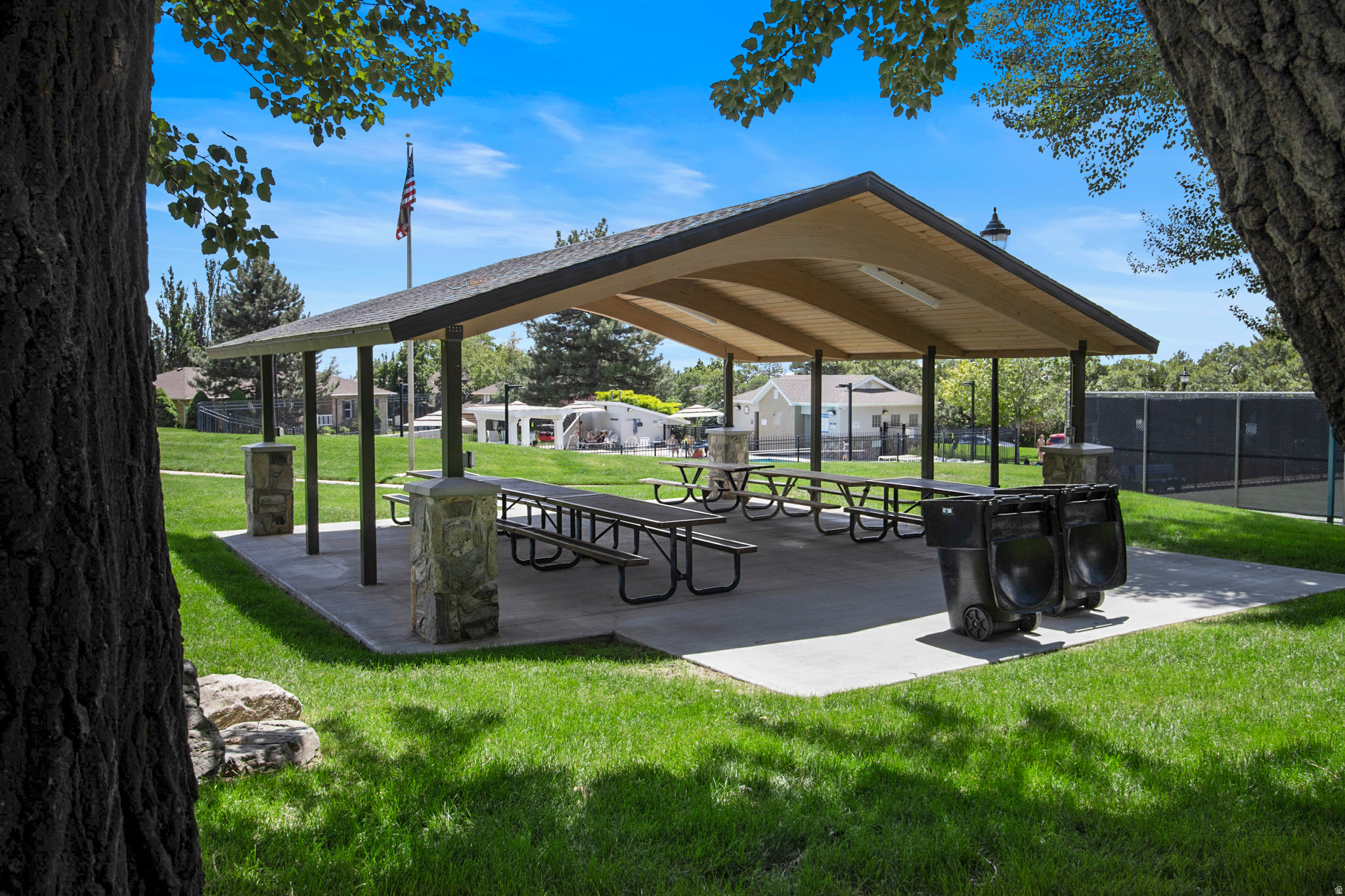 SOMERSET FARMS - Residential