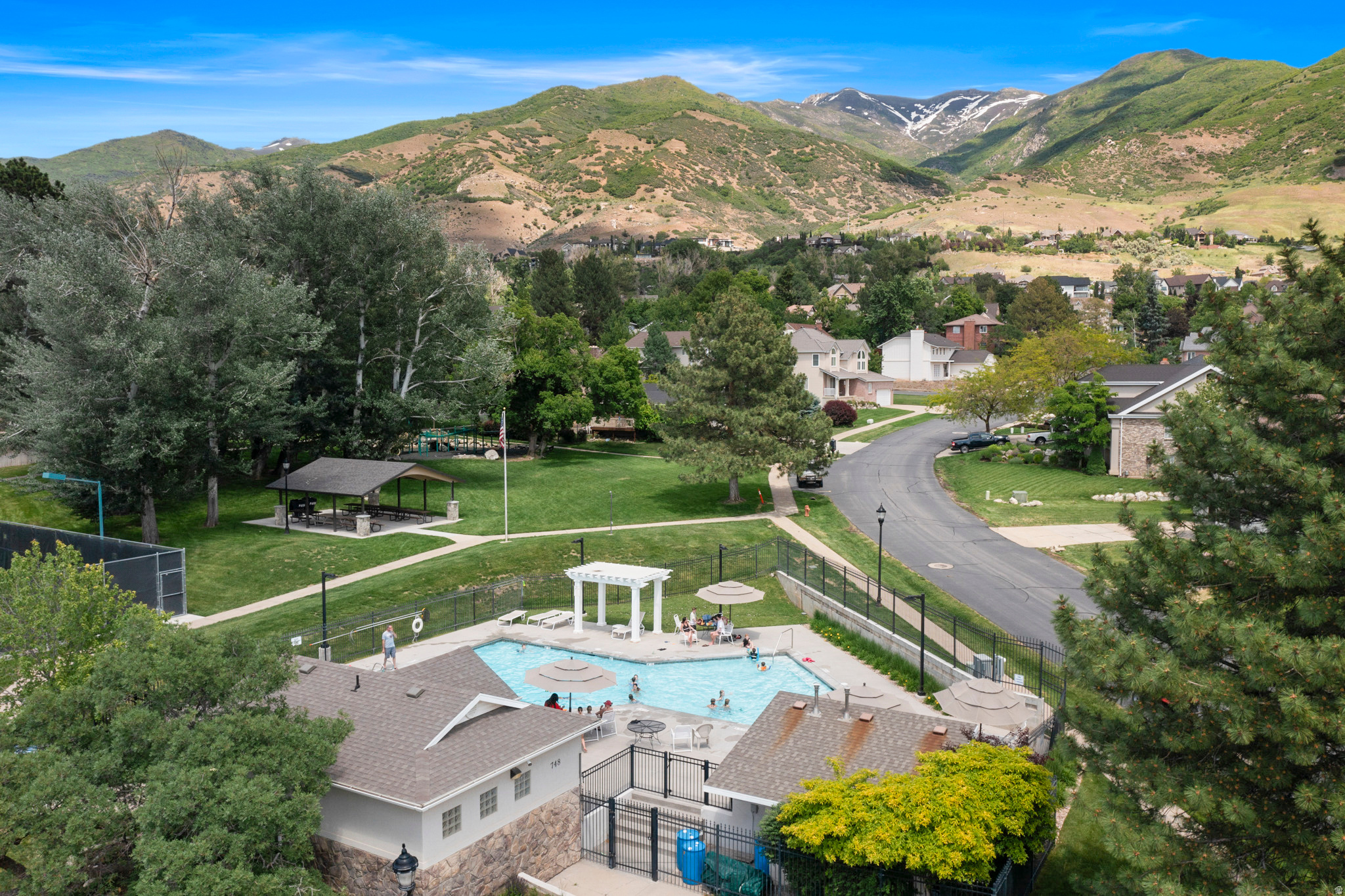 SOMERSET FARMS - Residential
