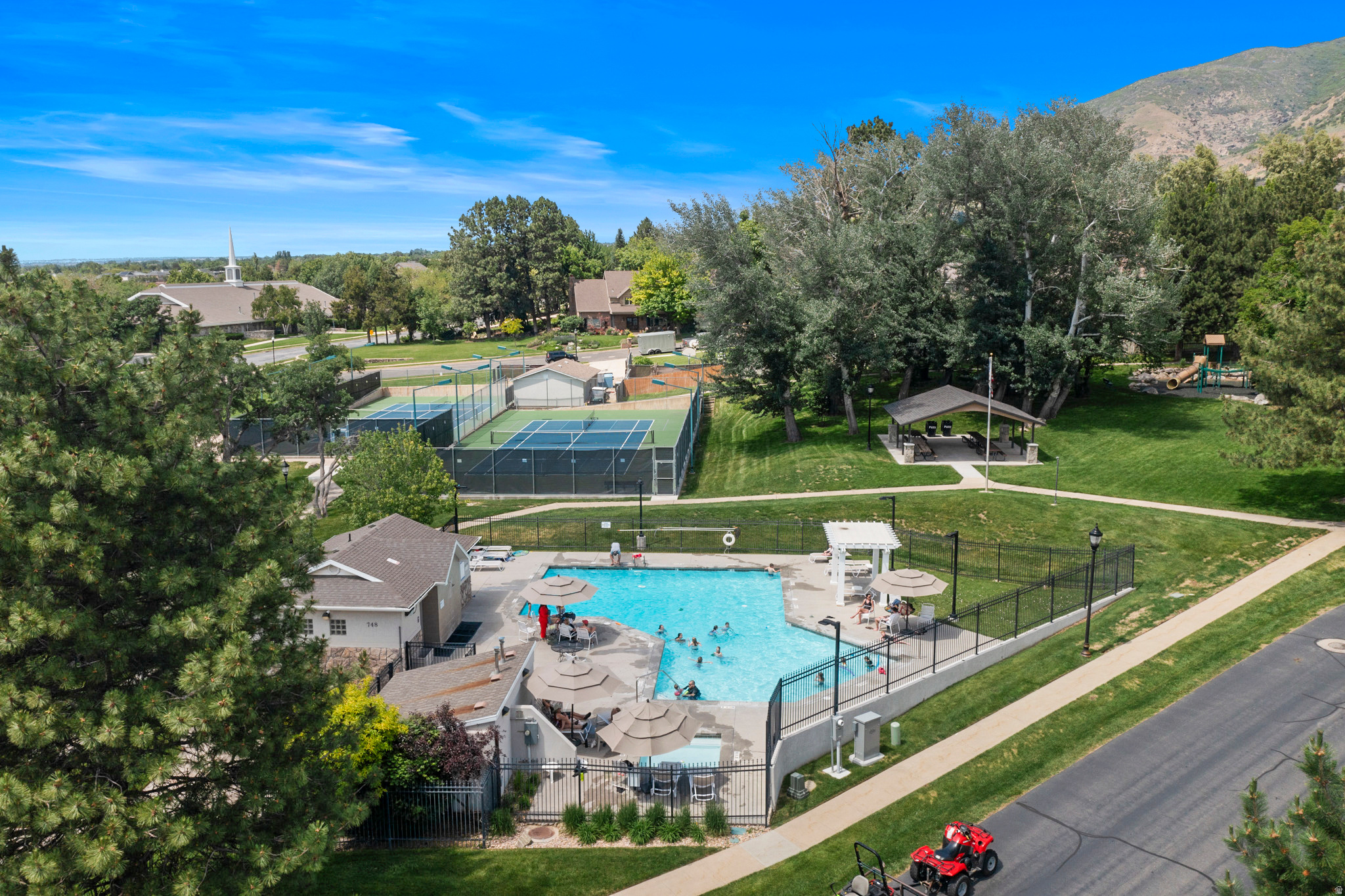 SOMERSET FARMS - Residential