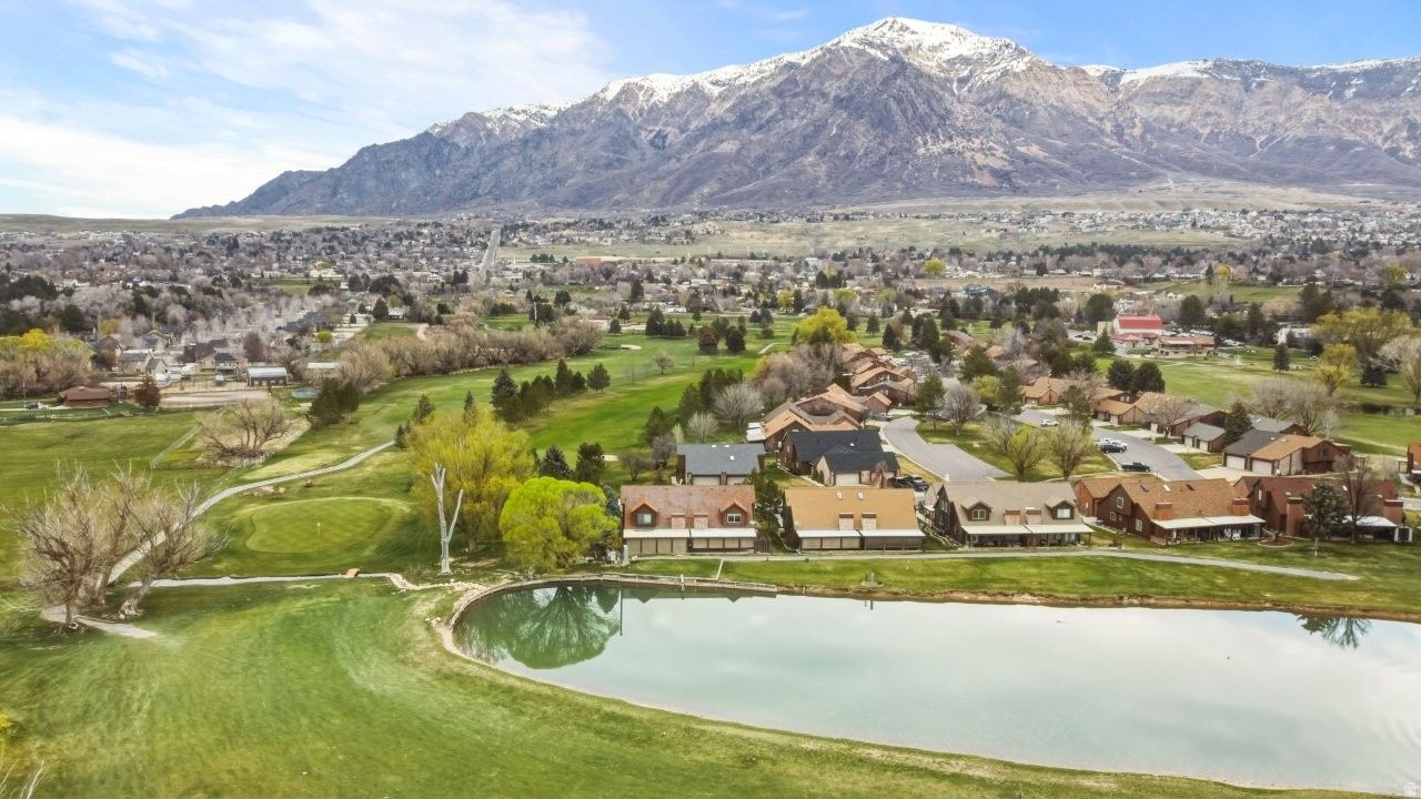 WHITE BARN COUNTRY CLUB PRUD - Residential