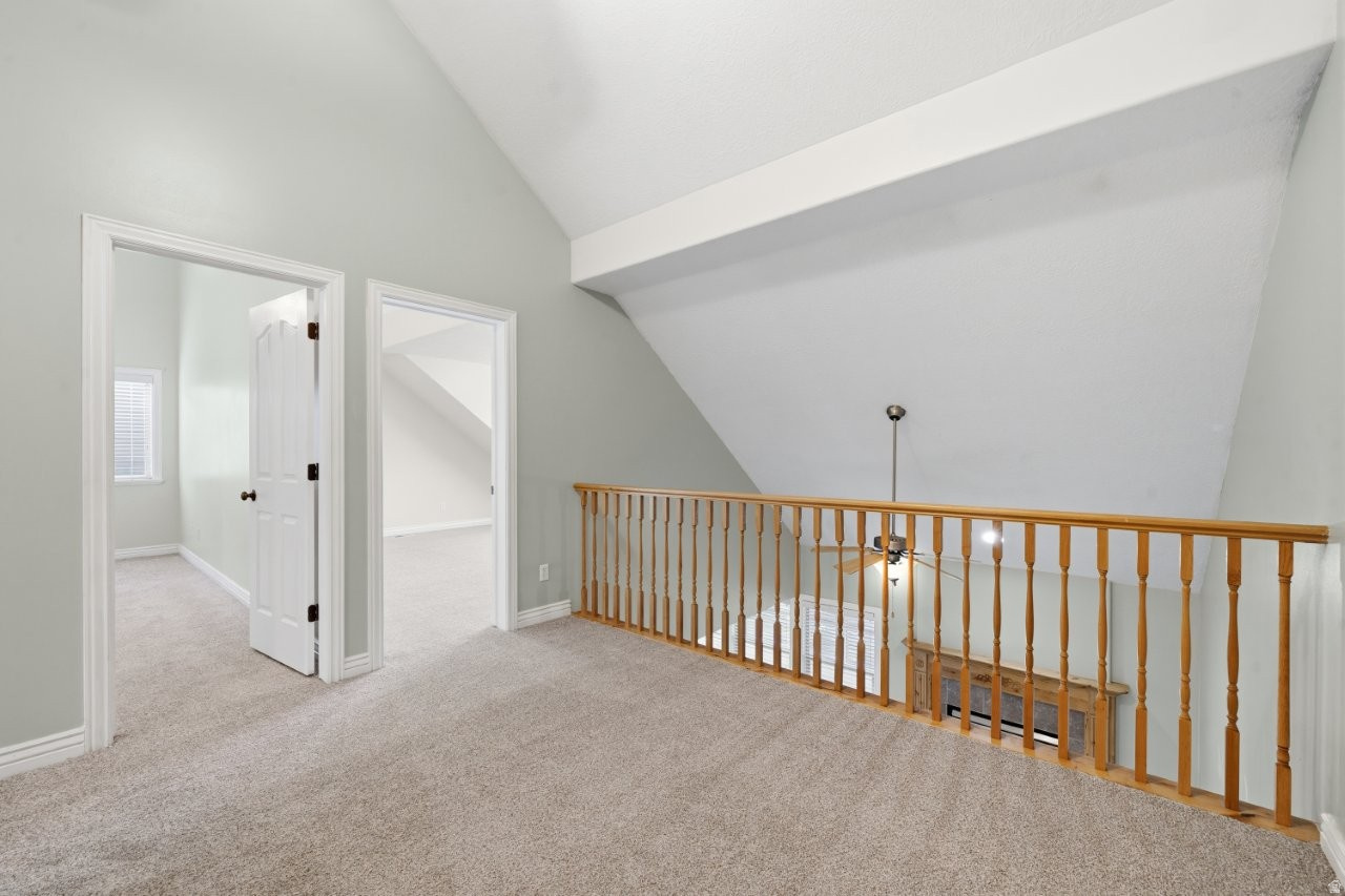 WHITE BARN COUNTRY CLUB PRUD - Residential