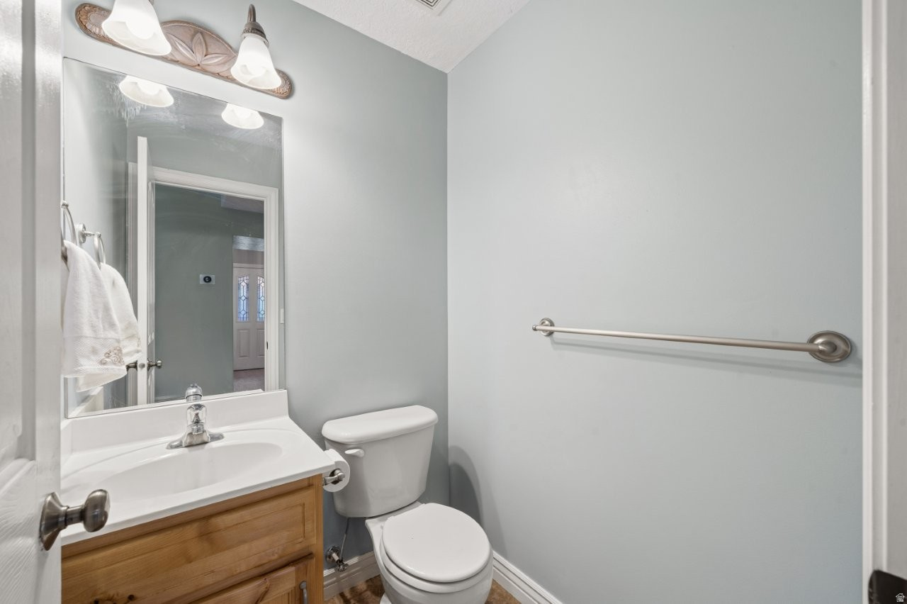 WHITE BARN COUNTRY CLUB PRUD - Residential
