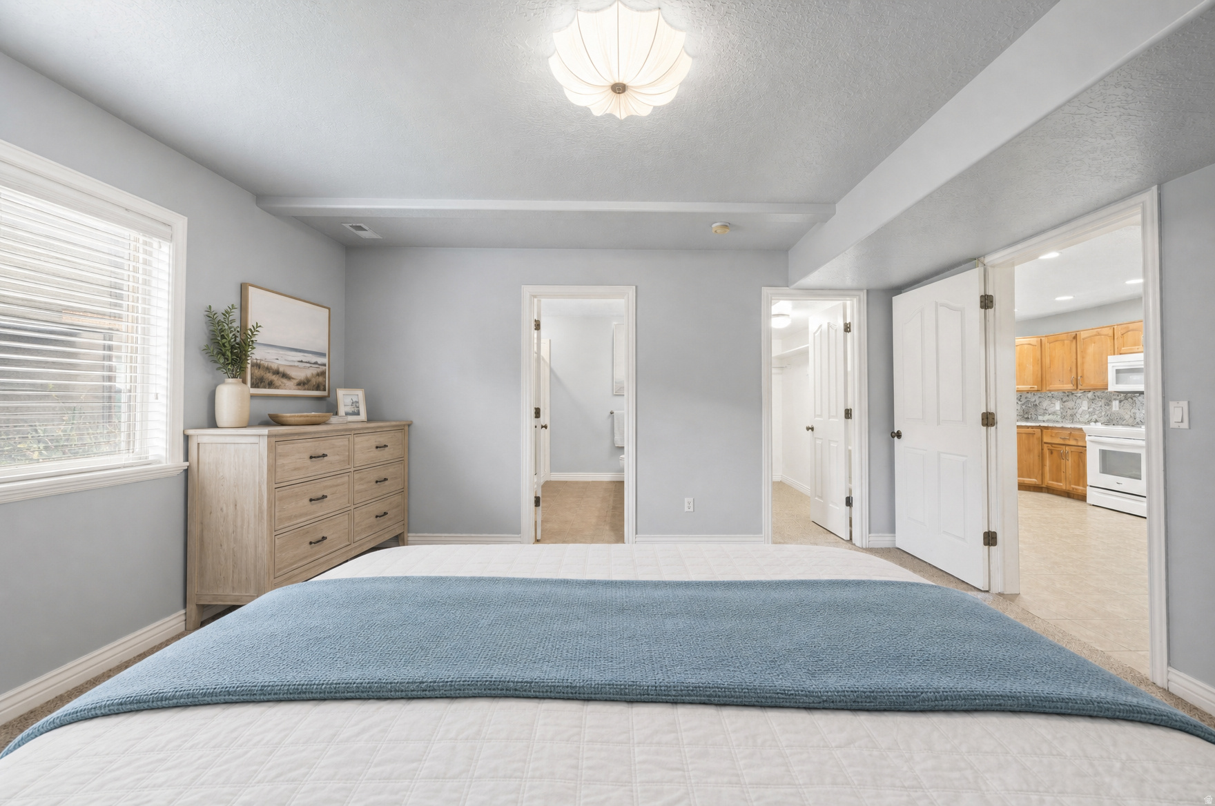 WHITE BARN COUNTRY CLUB PRUD - Residential