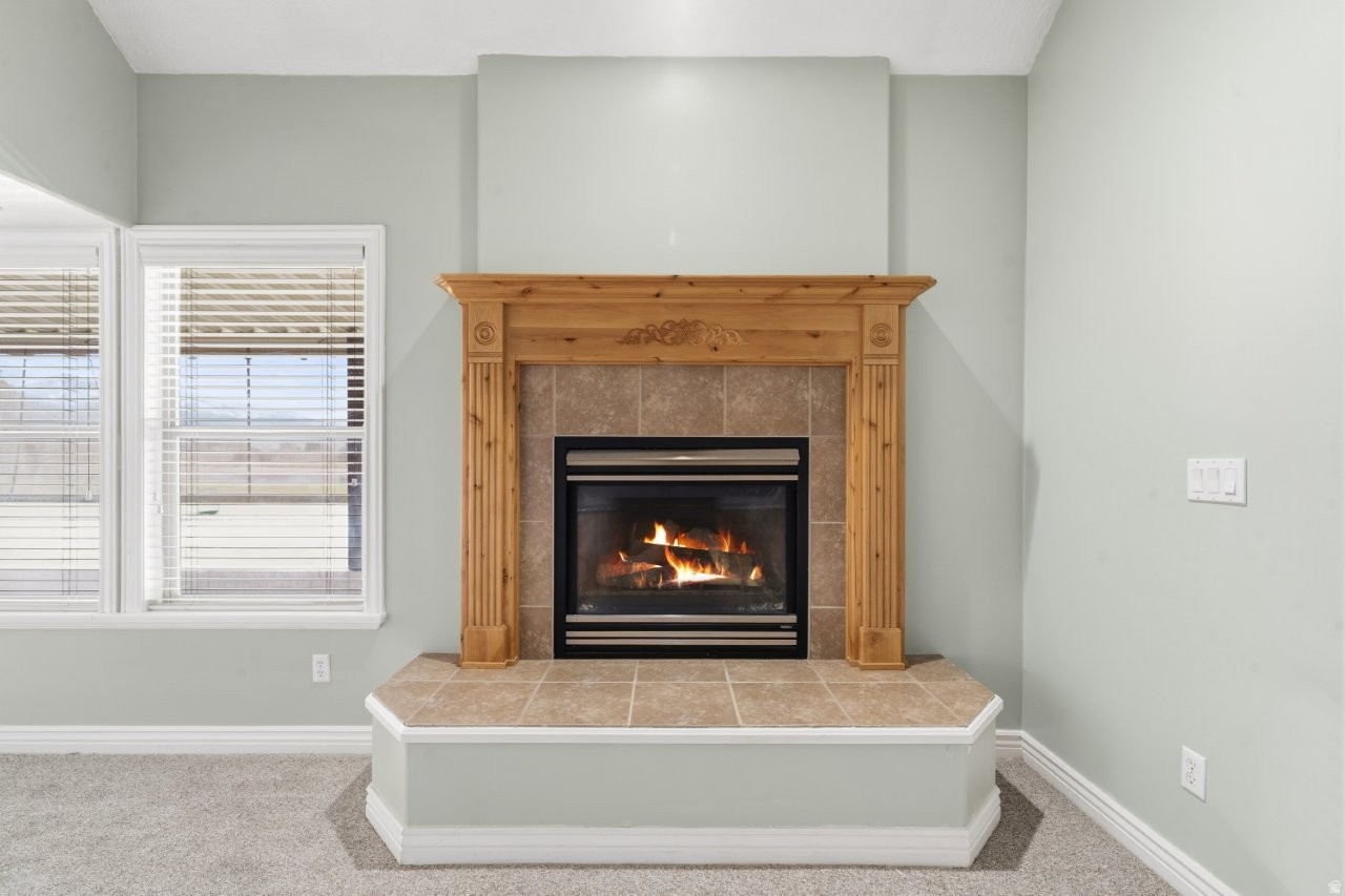 WHITE BARN COUNTRY CLUB PRUD - Residential