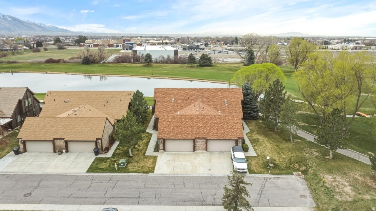 WHITE BARN COUNTRY CLUB PRUD - Residential