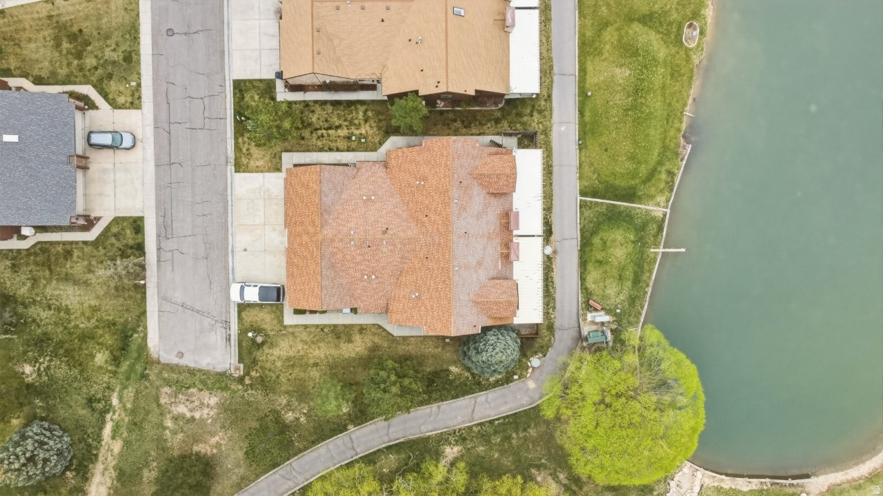 WHITE BARN COUNTRY CLUB PRUD - Residential